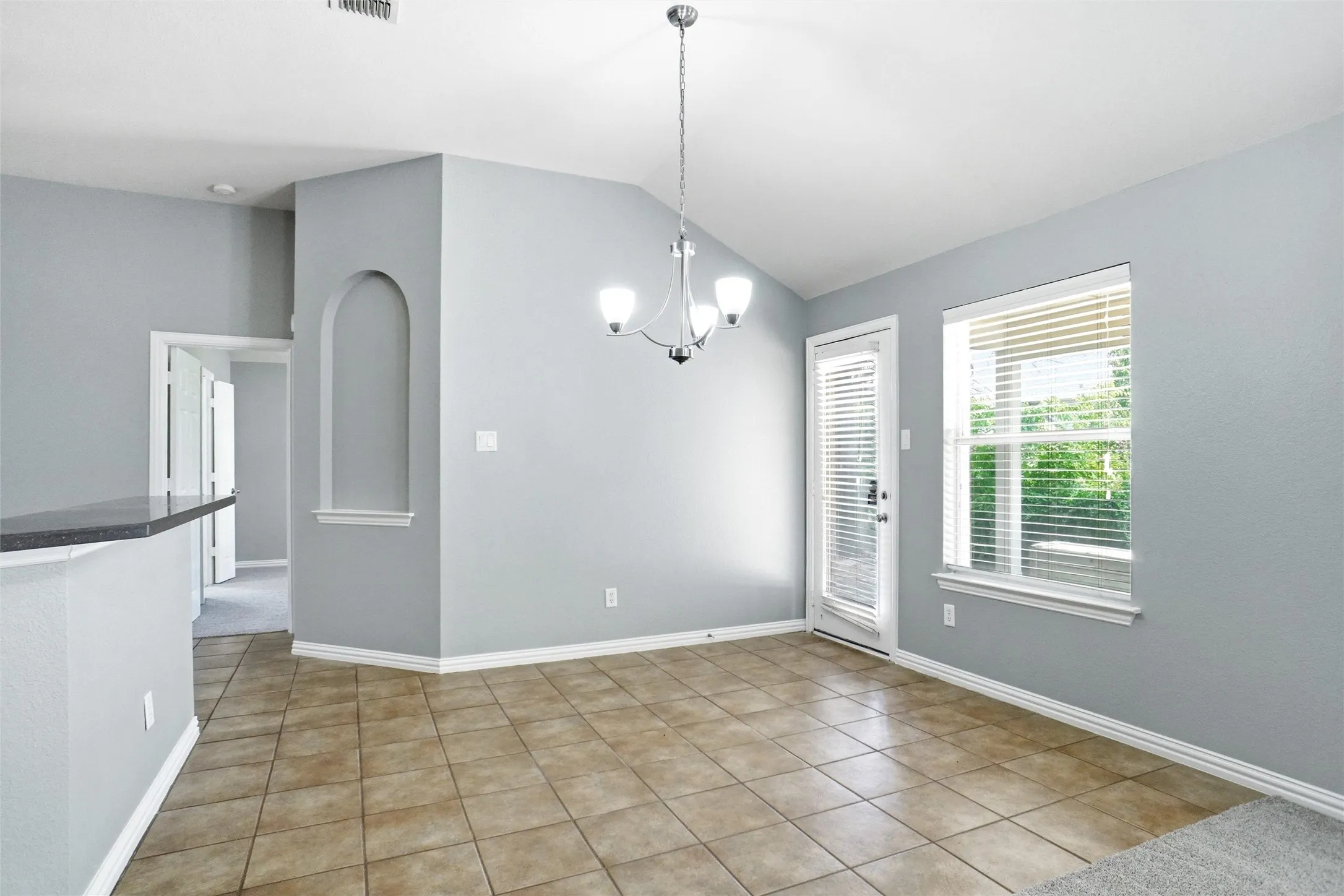 Single Family Residence For Sale in Denton County , 3305 Purdue Drive, Denton, Texas 76210, 4 Bedroom, 2 Bathroom, 2 Garage spaces, 1,942 Sqft, built in 2005, mls#21192408, Real Estate Agent in Denton, Homes For Sale in Denton county, Homes For Sale in Denton, Realtor in Denton Texas, Real Estate Brokerage Independent Realty Texas, Luminita Cordes Realtor
