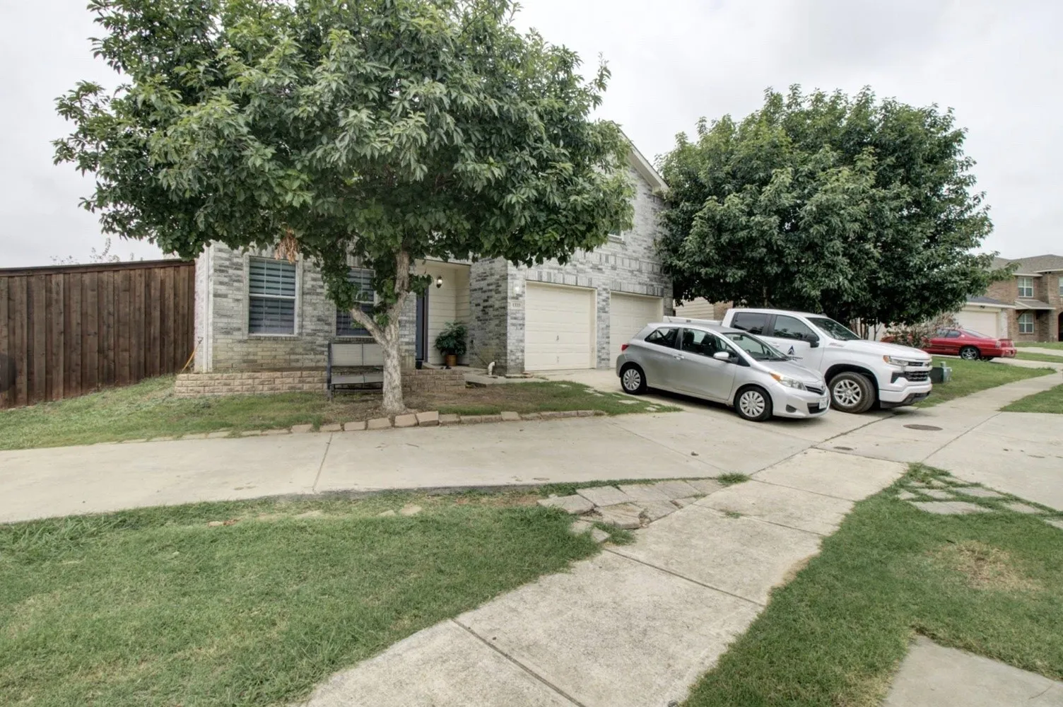 Single Family Residence For Sale in Dallas County , 1333 Falcon Drive, Dallas, Texas 75051, 10 Bedroom, 7 Bathroom, 2 Garage spaces, 3,723 Sqft, built in 2008, Price $635,000, mls#21194123, Real Estate Agent in Dallas, Homes For Sale in Dallas county, Homes For Sale in Dallas, Realtor in Dallas Texas, Real Estate Brokerage Independent Realty Texas, Luminita Cordes Realtor