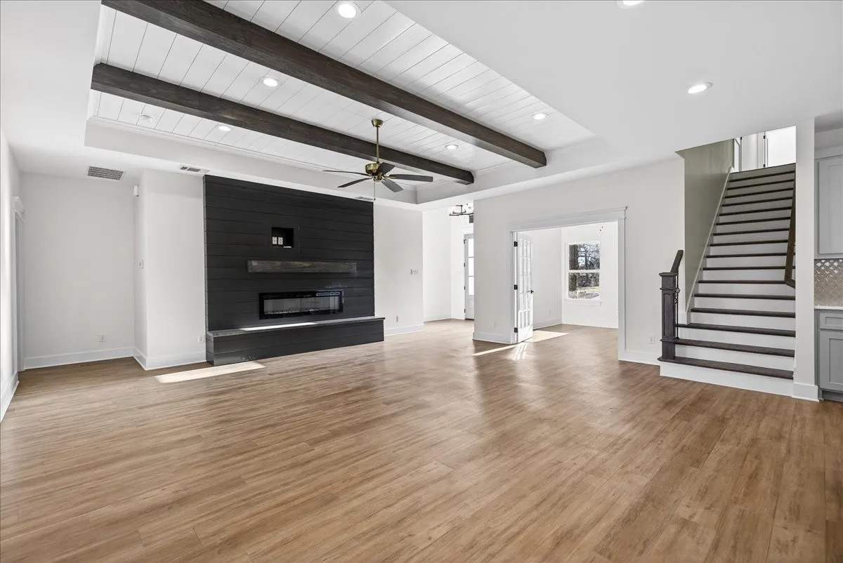 Single Family Residence For Sale in Henderson County , 114 Castlewood Road, Enchanted Oaks, Texas 75156, 4 Bedroom, 4 Bathroom, 3 Garage spaces, 2,900 Sqft, built in 2024, New Construction - Complete, mls#21192010, Real Estate Agent in Enchanted Oaks, Homes For Sale in Henderson county, Homes For Sale in Enchanted Oaks, Realtor in Enchanted Oaks Texas, Real Estate Brokerage Independent Realty Texas, Luminita Cordes Realtor
