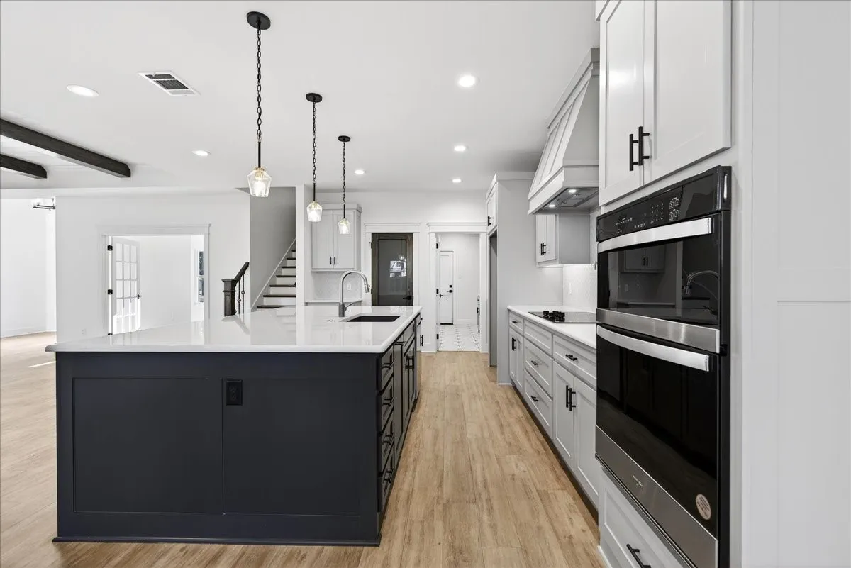 Single Family Residence For Sale in Henderson County , 114 Castlewood Road, Enchanted Oaks, Texas 75156, 4 Bedroom, 4 Bathroom, 3 Garage spaces, 2,900 Sqft, built in 2024, New Construction - Complete, mls#21192010, Real Estate Agent in Enchanted Oaks, Homes For Sale in Henderson county, Homes For Sale in Enchanted Oaks, Realtor in Enchanted Oaks Texas, Real Estate Brokerage Independent Realty Texas, Luminita Cordes Realtor