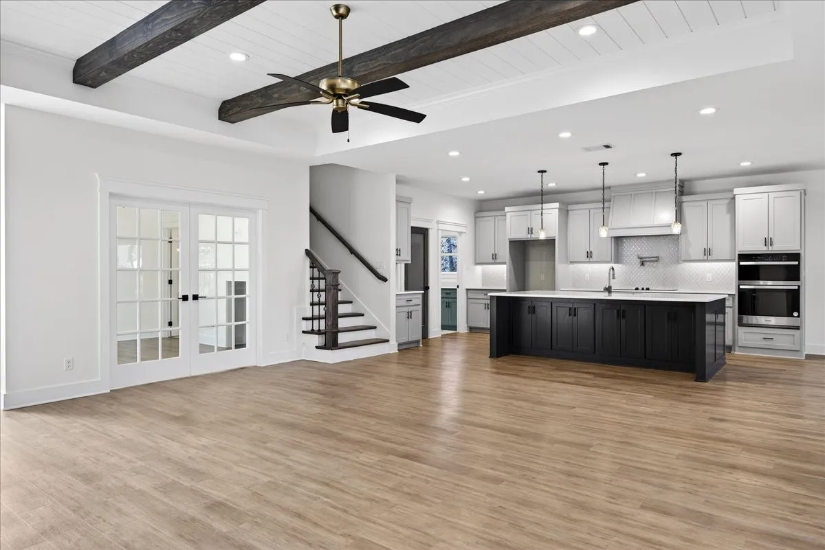Single Family Residence For Sale in Henderson County , 114 Castlewood Road, Enchanted Oaks, Texas 75156, 4 Bedroom, 4 Bathroom, 3 Garage spaces, 2,900 Sqft, built in 2024, New Construction - Complete, mls#21192010, Real Estate Agent in Enchanted Oaks, Homes For Sale in Henderson county, Homes For Sale in Enchanted Oaks, Realtor in Enchanted Oaks Texas, Real Estate Brokerage Independent Realty Texas, Luminita Cordes Realtor