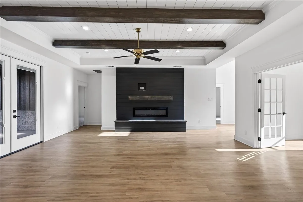 Single Family Residence For Sale in Henderson County , 114 Castlewood Road, Enchanted Oaks, Texas 75156, 4 Bedroom, 4 Bathroom, 3 Garage spaces, 2,900 Sqft, built in 2024, New Construction - Complete, mls#21192010, Real Estate Agent in Enchanted Oaks, Homes For Sale in Henderson county, Homes For Sale in Enchanted Oaks, Realtor in Enchanted Oaks Texas, Real Estate Brokerage Independent Realty Texas, Luminita Cordes Realtor