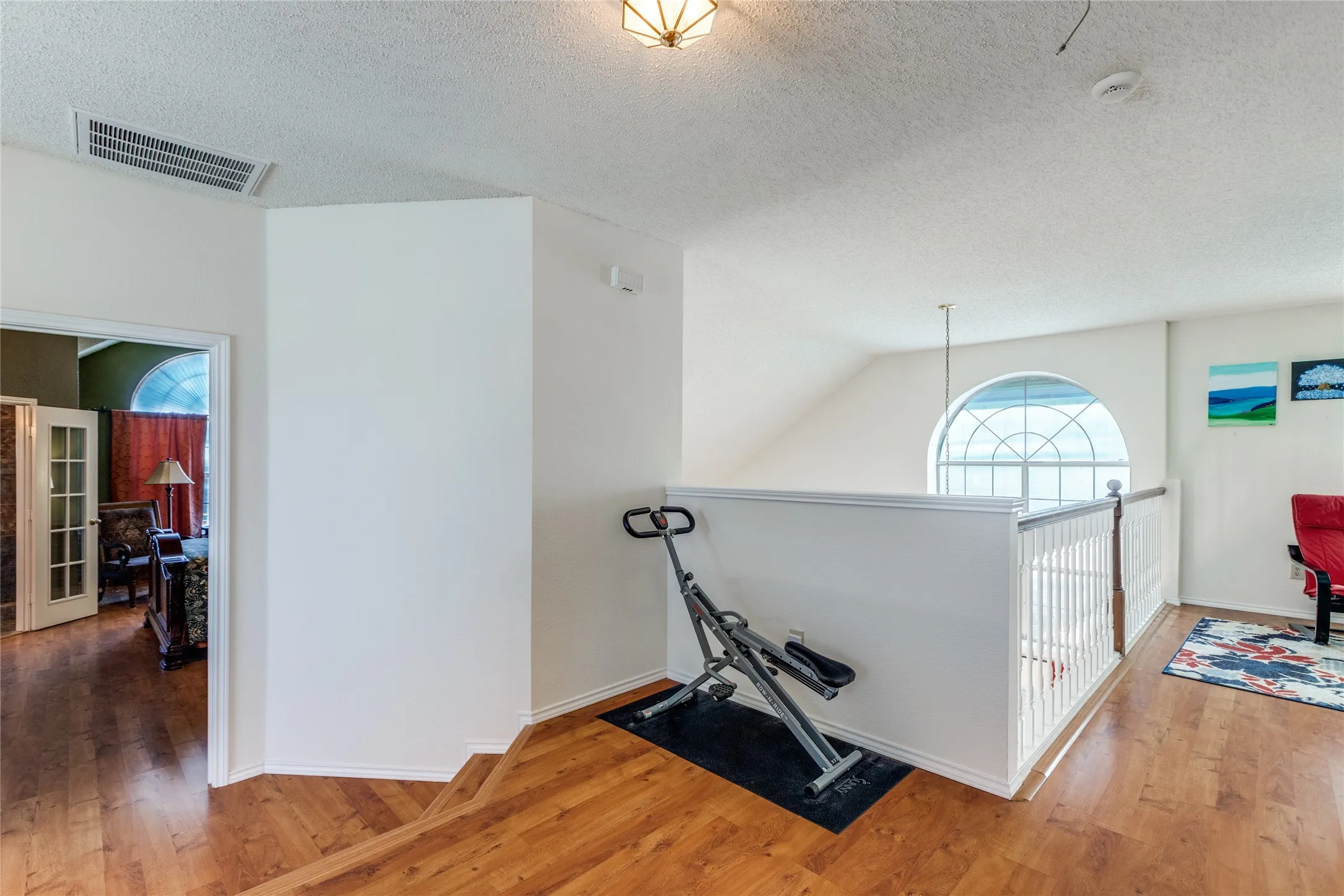 Single Family Residence For Sale in Collin County , 6841 Douglas Creek, Plano, Texas 75023, 3 Bedroom, 3 Bathroom, 2 Garage spaces, 2,068 Sqft, built in 1990, mls#21193885, Real Estate Agent in Plano, Homes For Sale in Collin county, Homes For Sale in Plano, Realtor in Plano Texas, Real Estate Brokerage Independent Realty Texas, Luminita Cordes Realtor