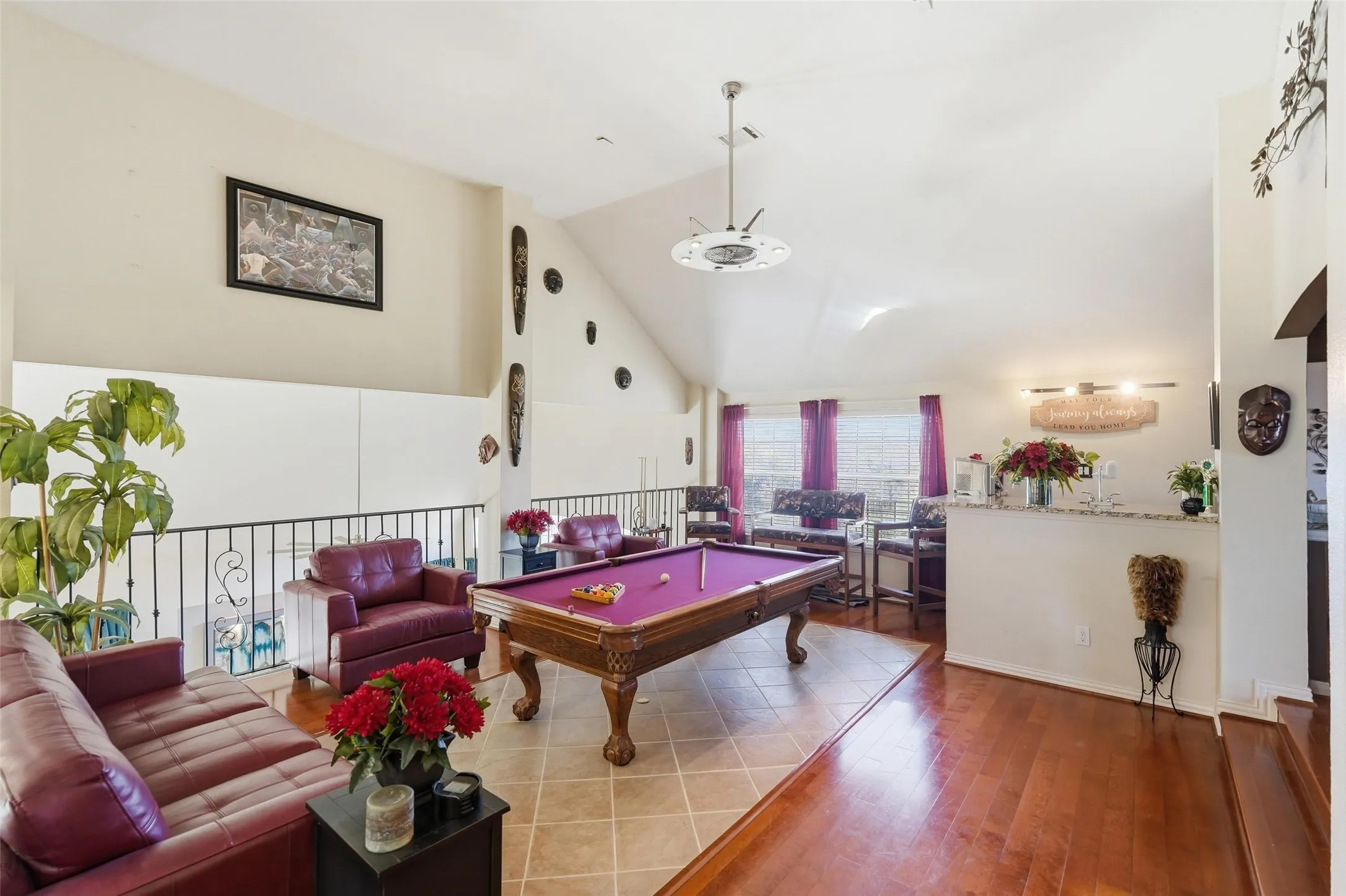 Single Family Residence For Sale in Dallas County , 645 Ten Mile Drive, De Soto, Texas 75115, 5 Bedroom, 4 Bathroom, 2 Garage spaces, 3,931 Sqft, built in 2003, mls#21194292, Real Estate Agent in De Soto, Homes For Sale in Dallas county, Homes For Sale in De Soto, Realtor in De Soto Texas, Real Estate Brokerage Independent Realty Texas, Luminita Cordes Realtor