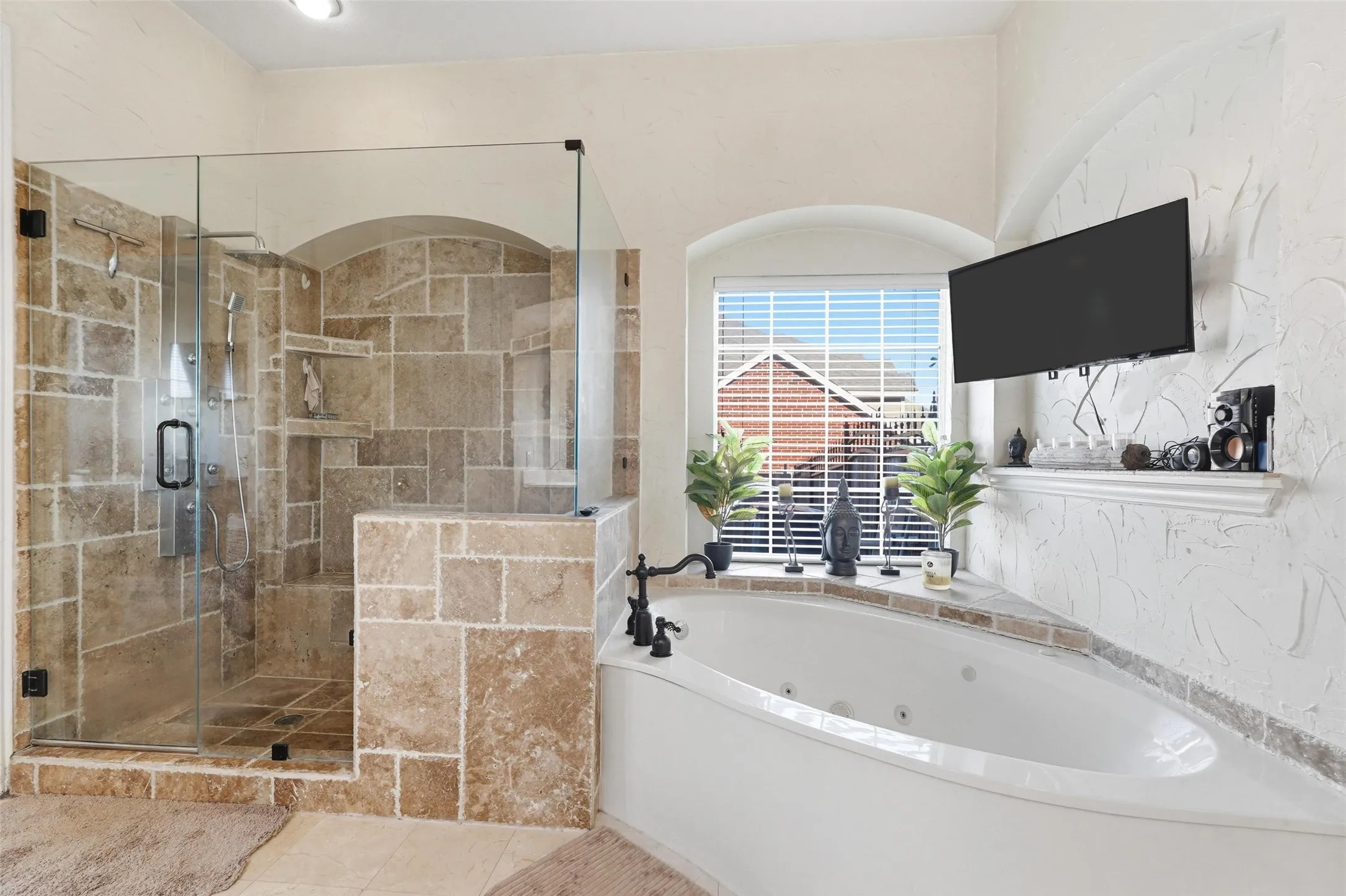 Single Family Residence For Sale in Dallas County , 645 Ten Mile Drive, De Soto, Texas 75115, 5 Bedroom, 4 Bathroom, 2 Garage spaces, 3,931 Sqft, built in 2003, mls#21194292, Real Estate Agent in De Soto, Homes For Sale in Dallas county, Homes For Sale in De Soto, Realtor in De Soto Texas, Real Estate Brokerage Independent Realty Texas, Luminita Cordes Realtor