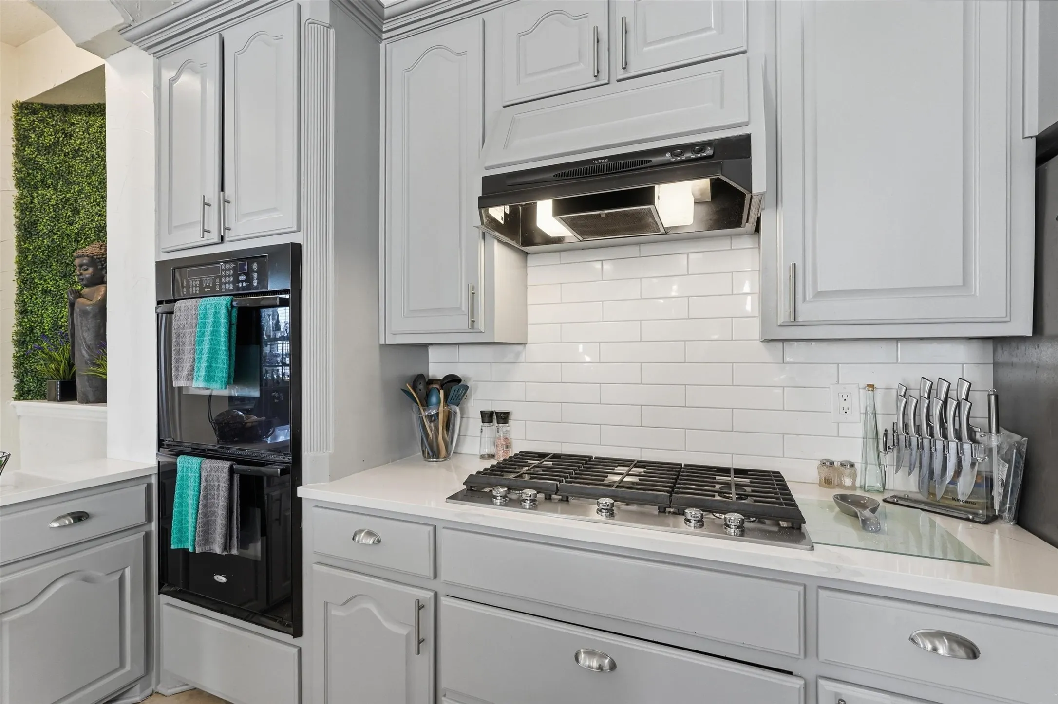 Single Family Residence For Sale in Dallas County , 645 Ten Mile Drive, De Soto, Texas 75115, 5 Bedroom, 4 Bathroom, 2 Garage spaces, 3,931 Sqft, built in 2003, mls#21194292, Real Estate Agent in De Soto, Homes For Sale in Dallas county, Homes For Sale in De Soto, Realtor in De Soto Texas, Real Estate Brokerage Independent Realty Texas, Luminita Cordes Realtor
