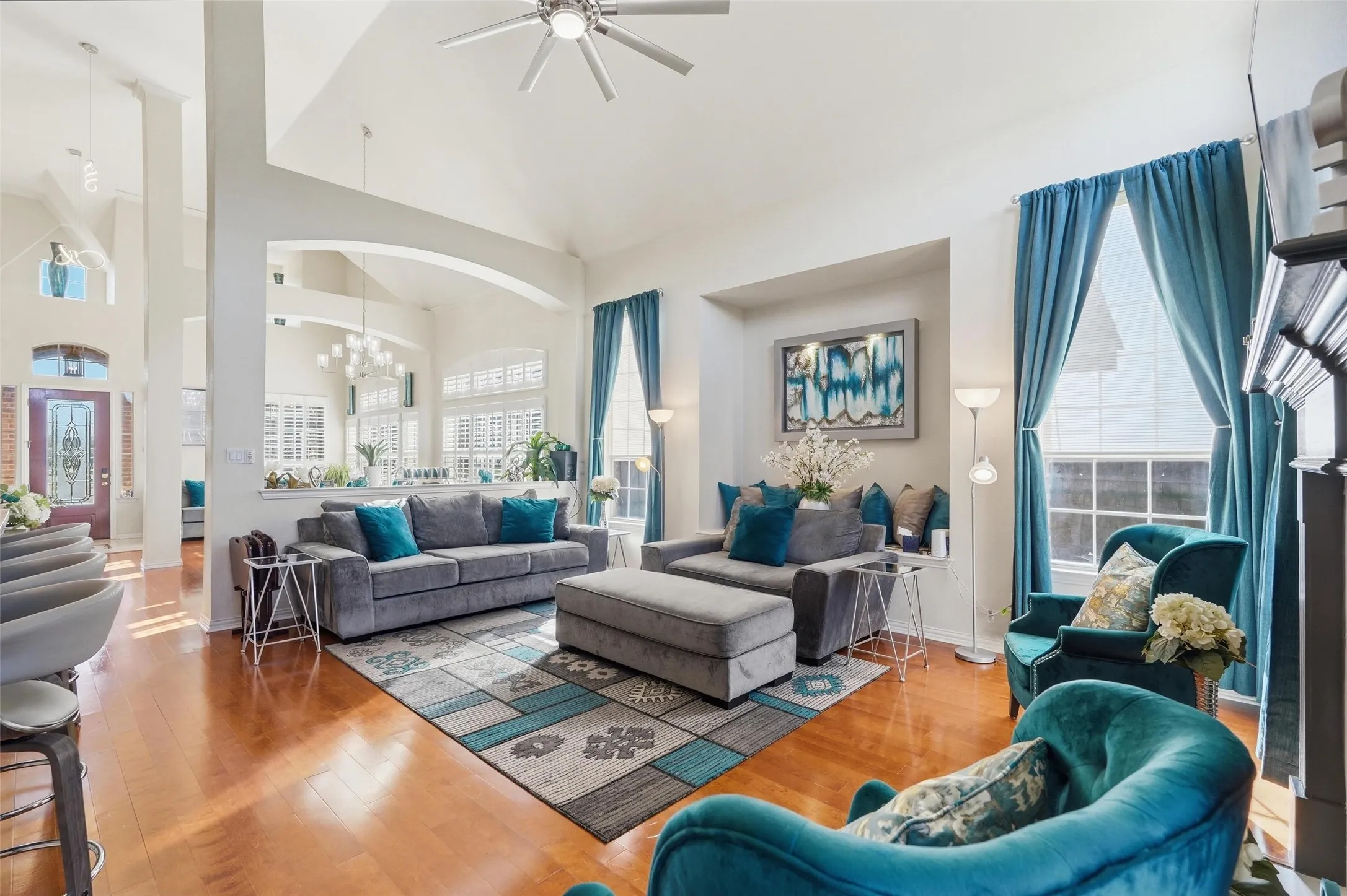 Single Family Residence For Sale in Dallas County , 645 Ten Mile Drive, De Soto, Texas 75115, 5 Bedroom, 4 Bathroom, 2 Garage spaces, 3,931 Sqft, built in 2003, mls#21194292, Real Estate Agent in De Soto, Homes For Sale in Dallas county, Homes For Sale in De Soto, Realtor in De Soto Texas, Real Estate Brokerage Independent Realty Texas, Luminita Cordes Realtor