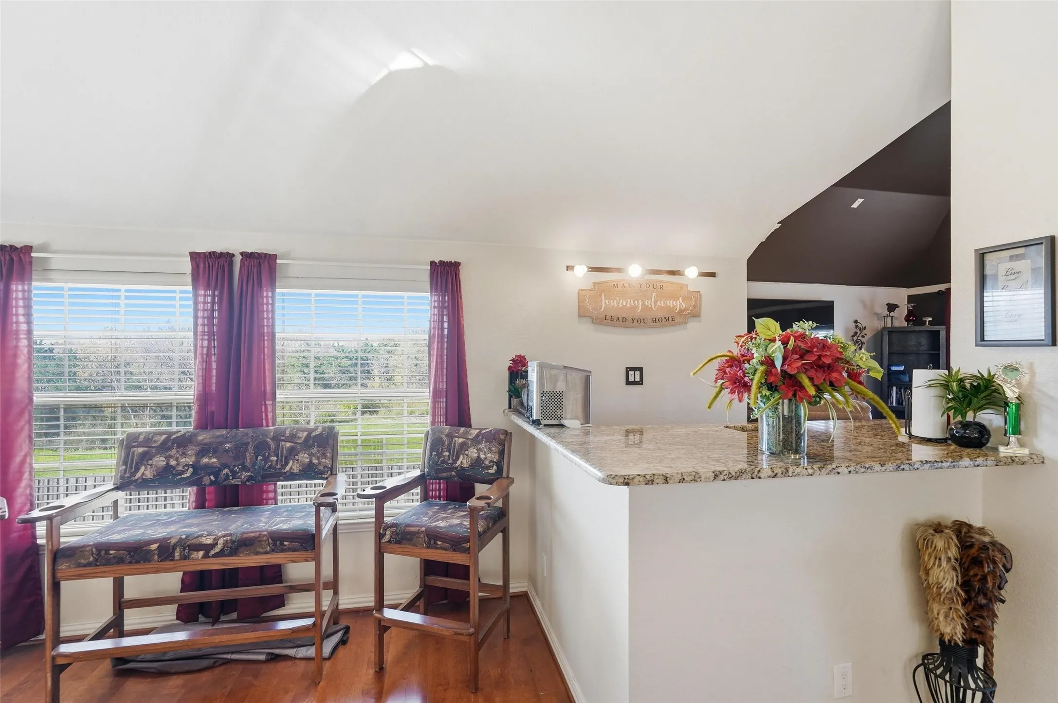 Single Family Residence For Sale in Dallas County , 645 Ten Mile Drive, De Soto, Texas 75115, 5 Bedroom, 4 Bathroom, 2 Garage spaces, 3,931 Sqft, built in 2003, mls#21194292, Real Estate Agent in De Soto, Homes For Sale in Dallas county, Homes For Sale in De Soto, Realtor in De Soto Texas, Real Estate Brokerage Independent Realty Texas, Luminita Cordes Realtor