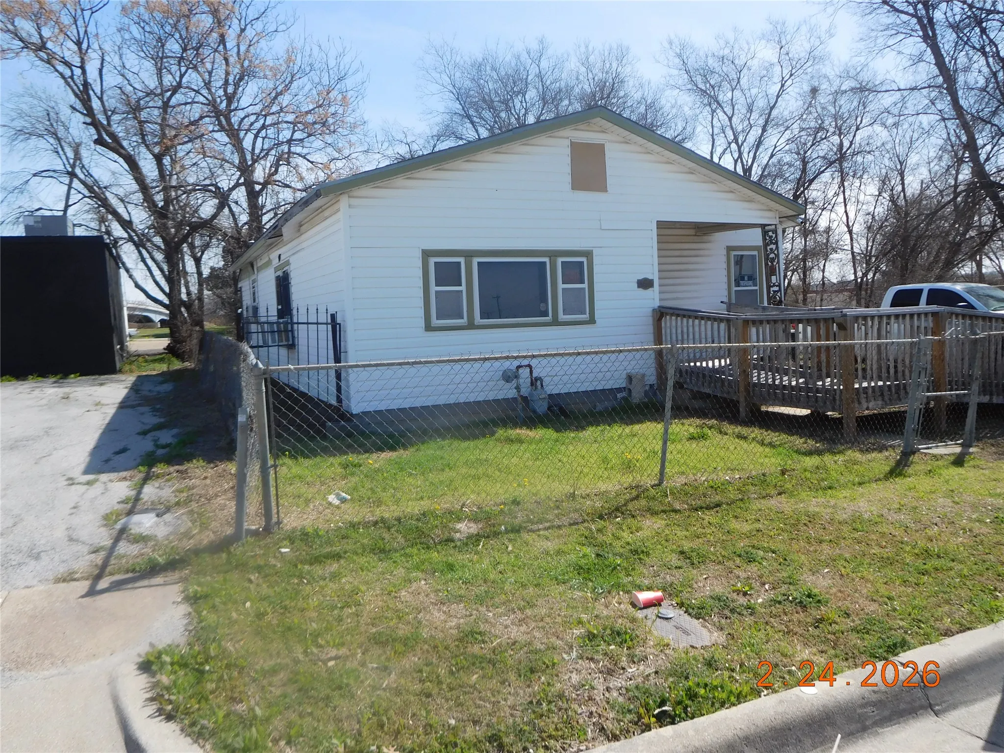 Single Family Residence For Sale in Tarrant County , 655 Crawford Street, Fort Worth, Texas 76104, 3 Bedroom, 1 Bathroom, Garage spaces, 1,105 Sqft, built in 1948, mls#21194314, Real Estate Agent in Fort Worth, Homes For Sale in Tarrant county, Homes For Sale in Fort Worth, Realtor in Fort Worth Texas, Real Estate Brokerage Independent Realty Texas, Luminita Cordes Realtor