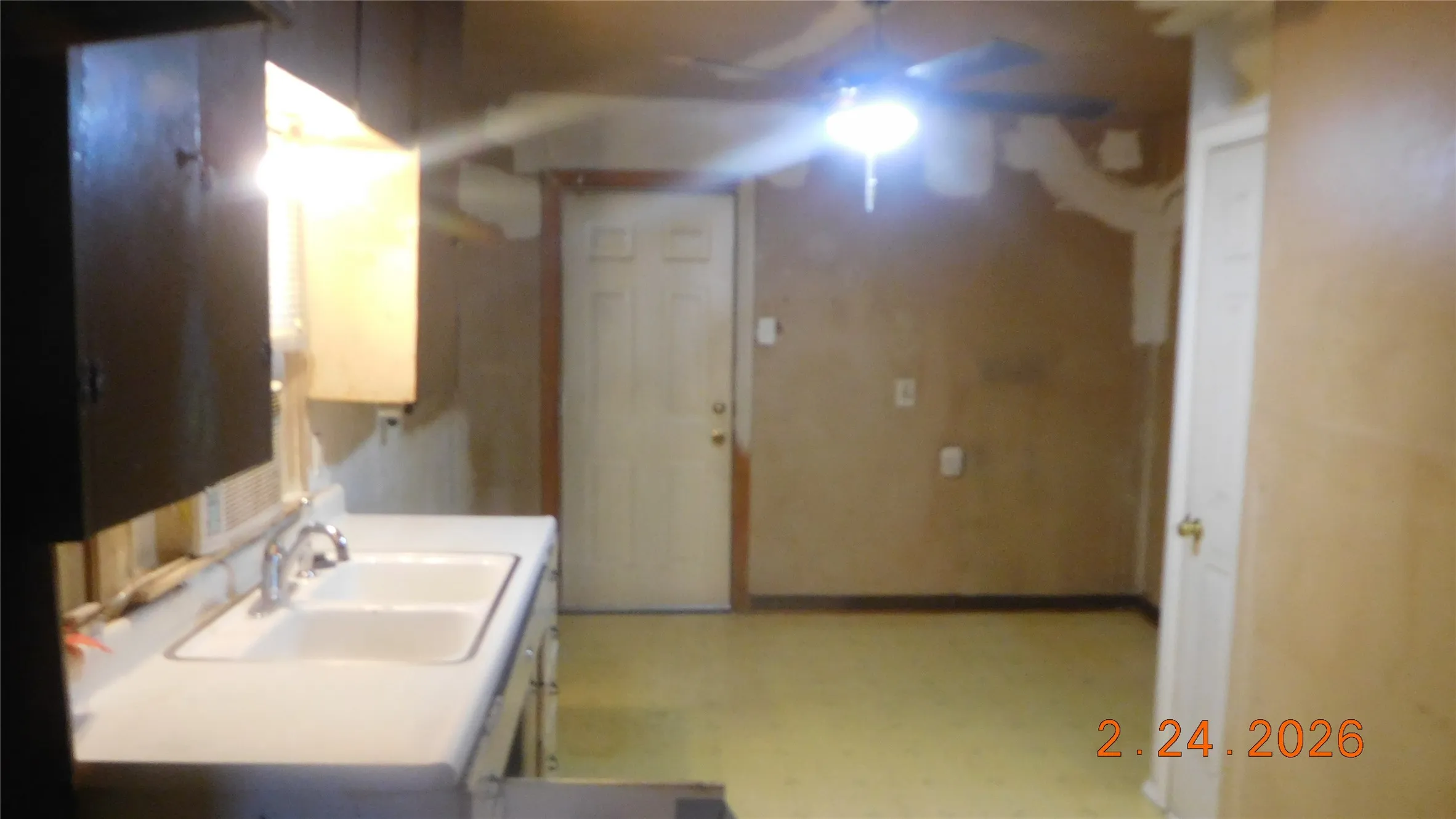 Single Family Residence For Sale in Tarrant County , 655 Crawford Street, Fort Worth, Texas 76104, 3 Bedroom, 1 Bathroom, Garage spaces, 1,105 Sqft, built in 1948, mls#21194314, Real Estate Agent in Fort Worth, Homes For Sale in Tarrant county, Homes For Sale in Fort Worth, Realtor in Fort Worth Texas, Real Estate Brokerage Independent Realty Texas, Luminita Cordes Realtor