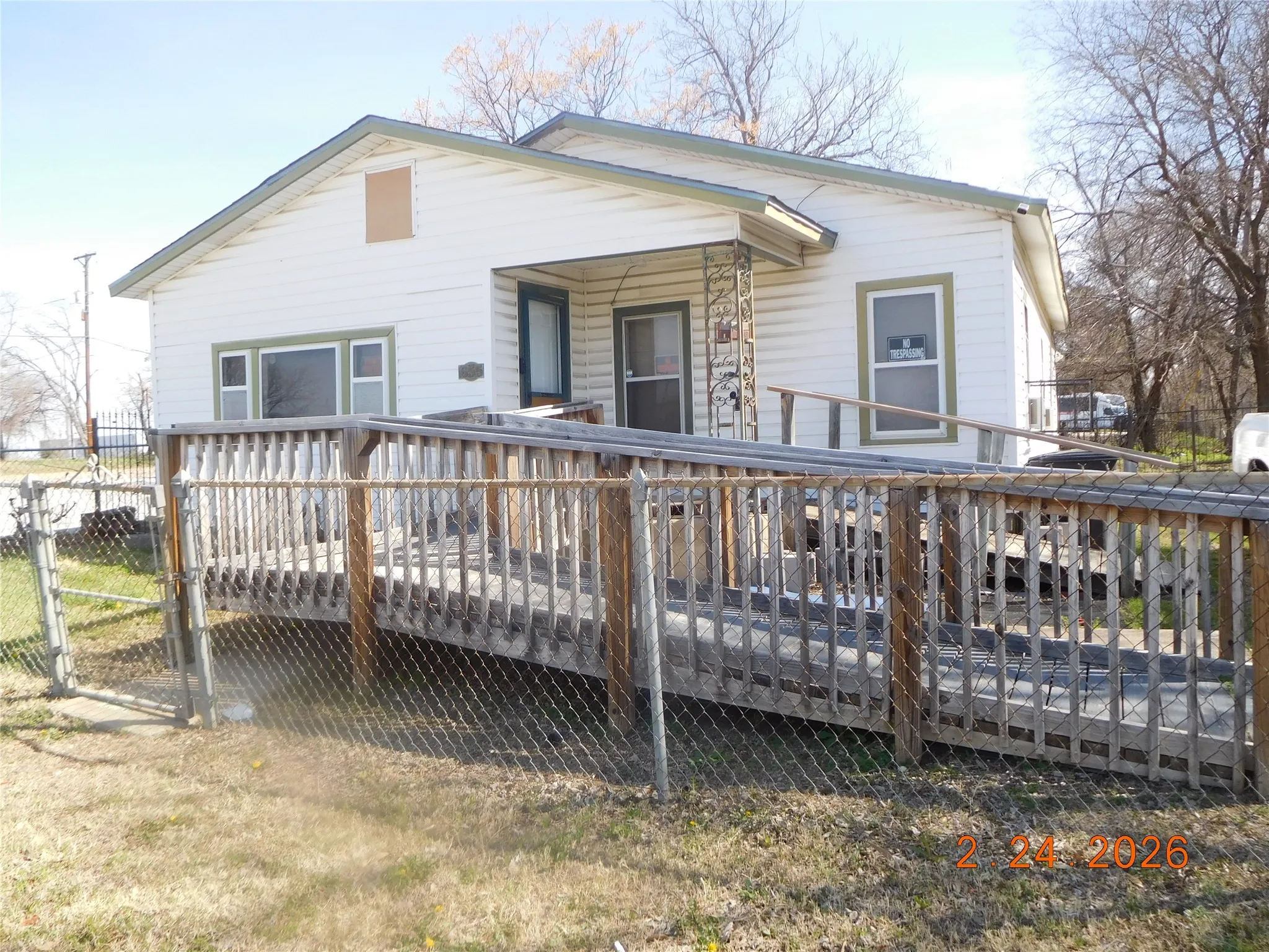Single Family Residence For Sale in Tarrant County , 655 Crawford Street, Fort Worth, Texas 76104, 3 Bedroom, 1 Bathroom, Garage spaces, 1,105 Sqft, built in 1948, mls#21194314, Real Estate Agent in Fort Worth, Homes For Sale in Tarrant county, Homes For Sale in Fort Worth, Realtor in Fort Worth Texas, Real Estate Brokerage Independent Realty Texas, Luminita Cordes Realtor