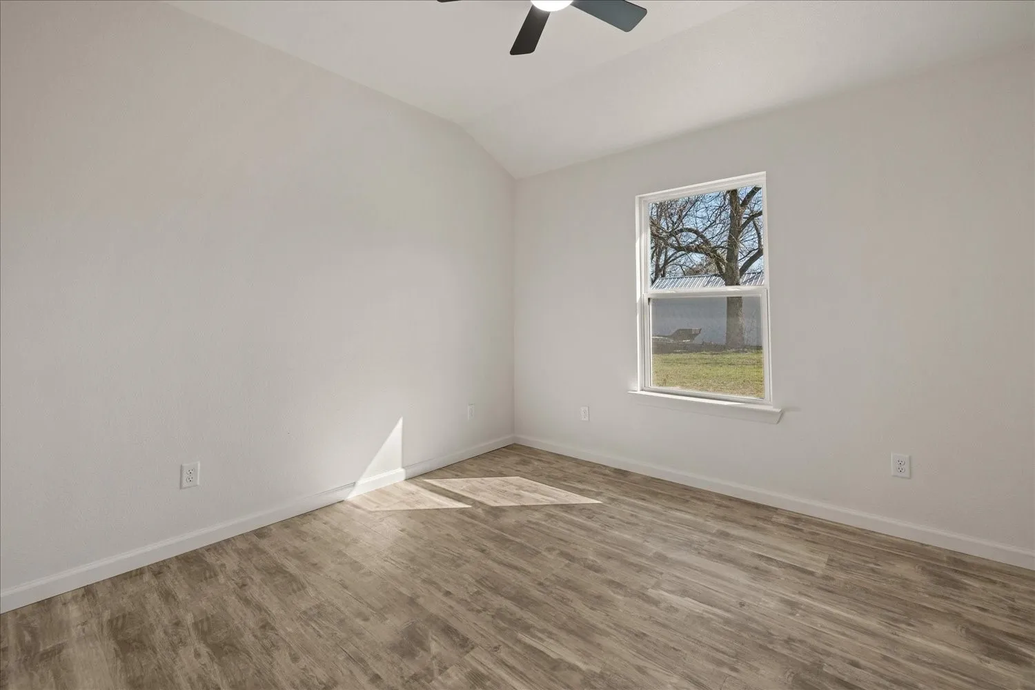 Single Family Residence For Sale in Hunt County , 200 Gladys Street, Lone Oak, Texas 75453, 3 Bedroom, 2 Bathroom, Garage spaces, 1,453 Sqft, built in 2026, New Construction - Complete, mls#21194037, Real Estate Agent in Lone Oak, Homes For Sale in Hunt county, Homes For Sale in Lone Oak, Realtor in Lone Oak Texas, Real Estate Brokerage Independent Realty Texas, Luminita Cordes Realtor
