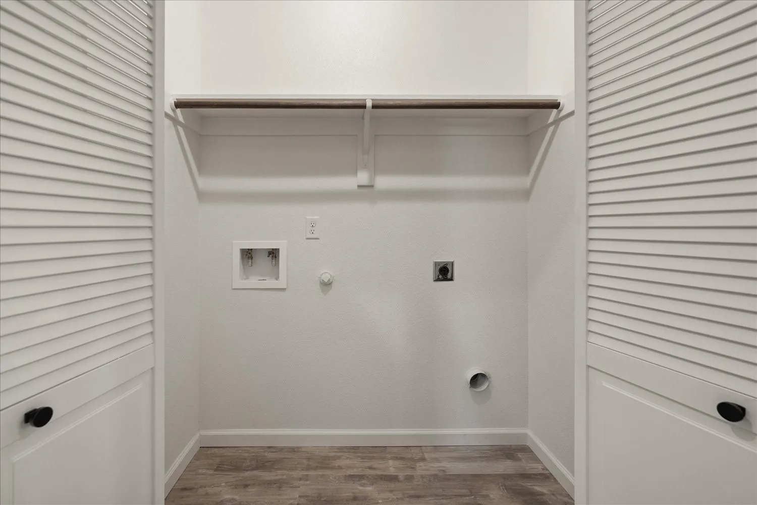 Single Family Residence For Sale in Hunt County , 200 Gladys Street, Lone Oak, Texas 75453, 3 Bedroom, 2 Bathroom, Garage spaces, 1,453 Sqft, built in 2026, New Construction - Complete, mls#21194037, Real Estate Agent in Lone Oak, Homes For Sale in Hunt county, Homes For Sale in Lone Oak, Realtor in Lone Oak Texas, Real Estate Brokerage Independent Realty Texas, Luminita Cordes Realtor