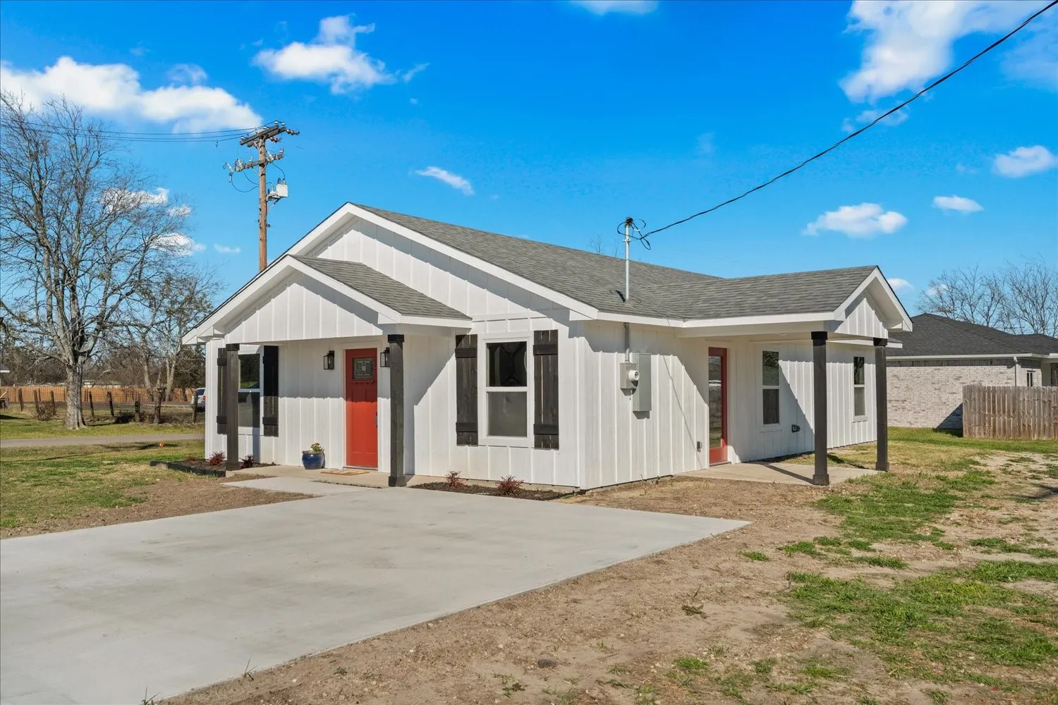 Single Family Residence For Sale in Hunt County , 200 Gladys Street, Lone Oak, Texas 75453, 3 Bedroom, 2 Bathroom, Garage spaces, 1,453 Sqft, built in 2026, New Construction - Complete, mls#21194037, Real Estate Agent in Lone Oak, Homes For Sale in Hunt county, Homes For Sale in Lone Oak, Realtor in Lone Oak Texas, Real Estate Brokerage Independent Realty Texas, Luminita Cordes Realtor