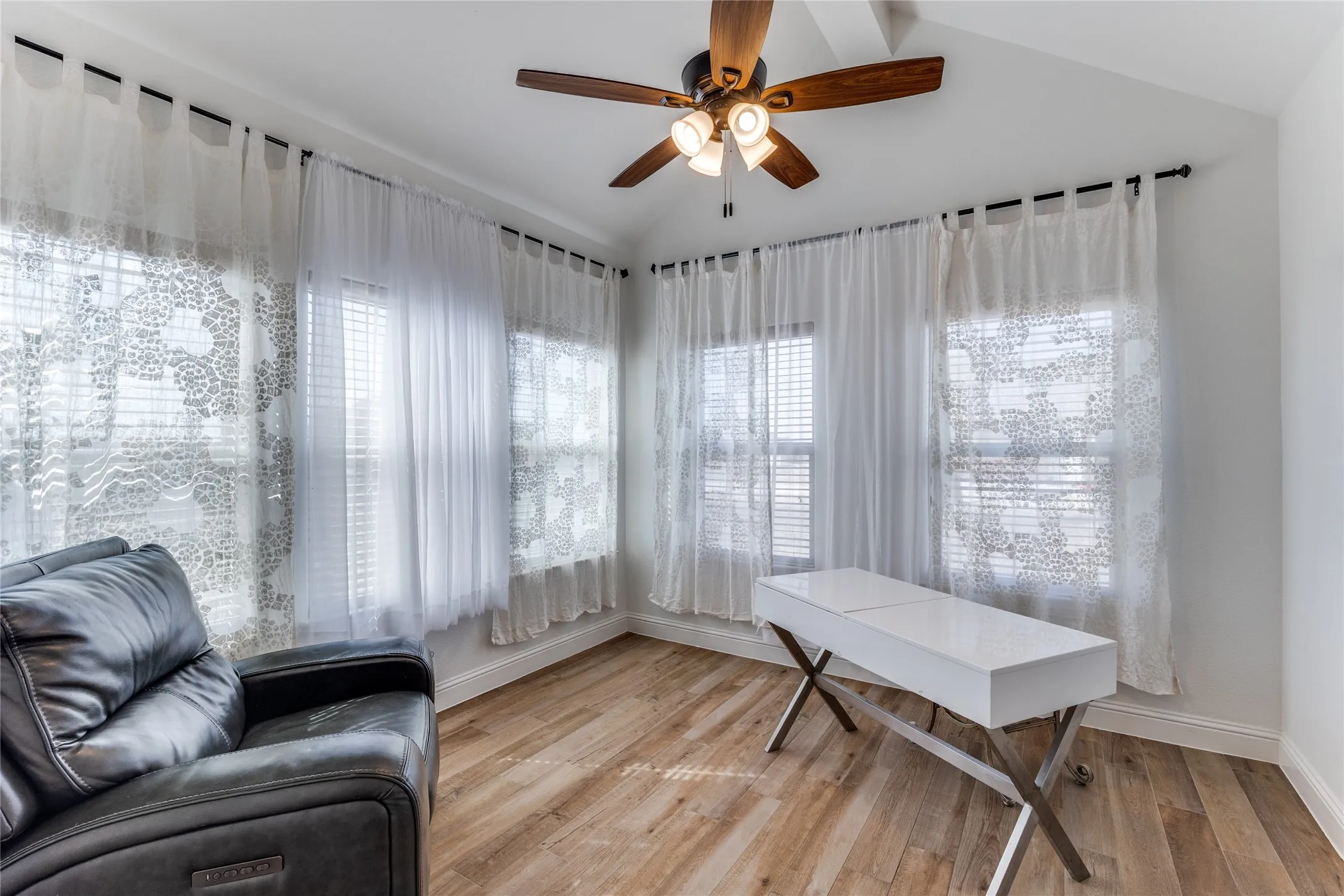 Single Family Residence For Sale in Fannin County , 250 Alondrita Street, Celeste, Texas 75423, 4 Bedroom, 2 Bathroom, 2 Garage spaces, 1,800 Sqft, built in 2022, mls#21194323, Real Estate Agent in Celeste, Homes For Sale in Fannin county, Homes For Sale in Celeste, Realtor in Celeste Texas, Real Estate Brokerage Independent Realty Texas, Luminita Cordes Realtor