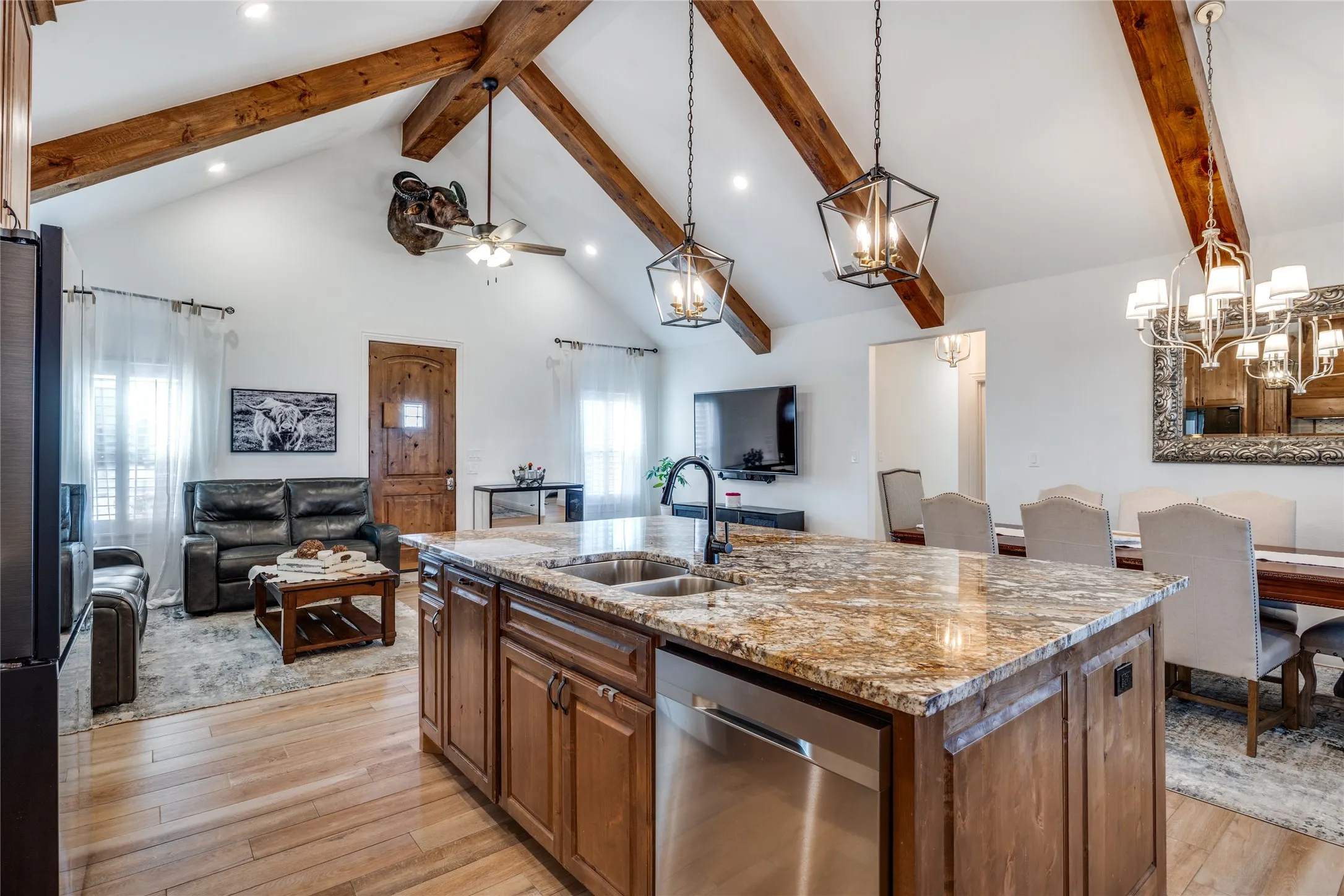 Single Family Residence For Sale in Fannin County , 250 Alondrita Street, Celeste, Texas 75423, 4 Bedroom, 2 Bathroom, 2 Garage spaces, 1,800 Sqft, built in 2022, mls#21194323, Real Estate Agent in Celeste, Homes For Sale in Fannin county, Homes For Sale in Celeste, Realtor in Celeste Texas, Real Estate Brokerage Independent Realty Texas, Luminita Cordes Realtor