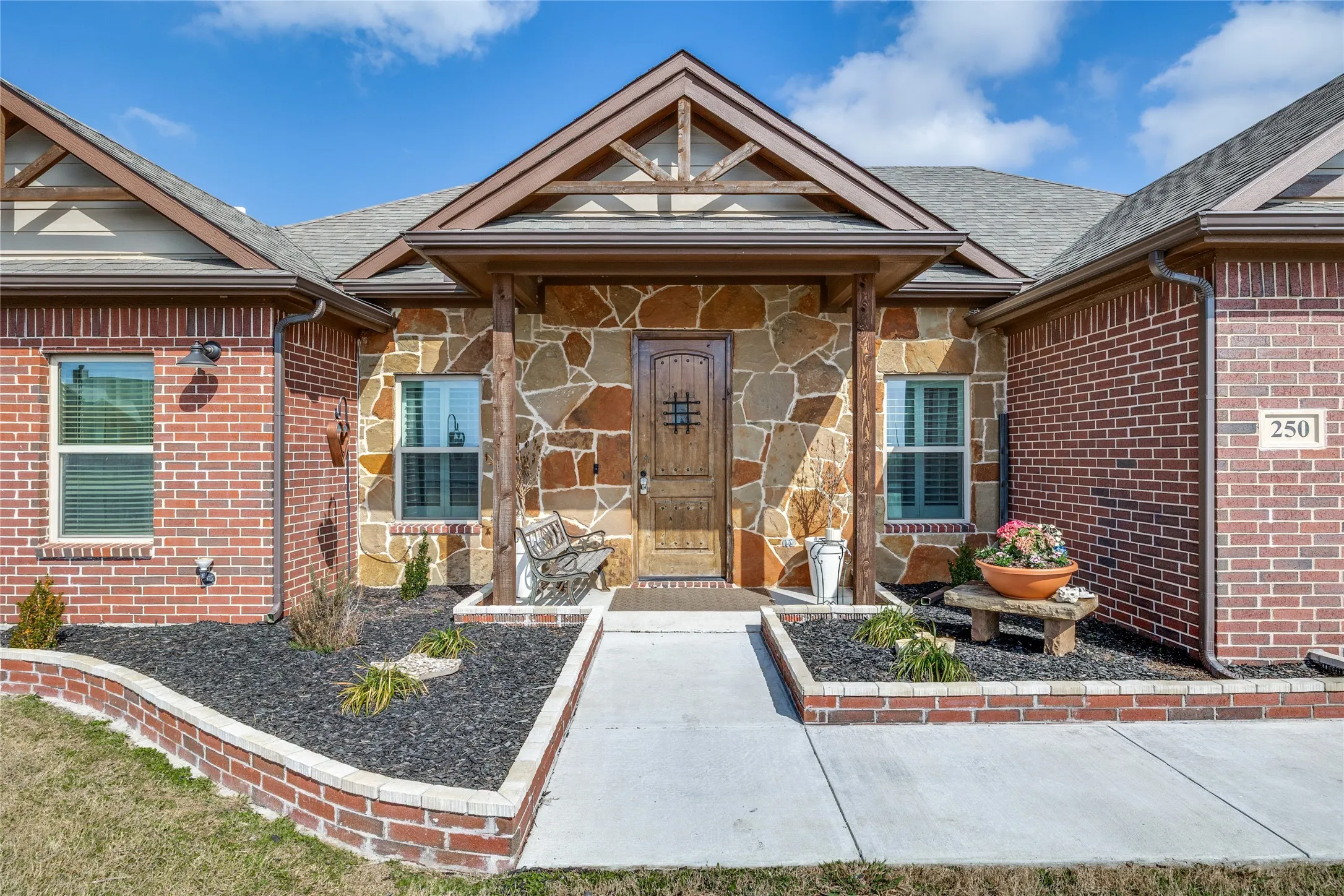 Single Family Residence For Sale in Fannin County , 250 Alondrita Street, Celeste, Texas 75423, 4 Bedroom, 2 Bathroom, 2 Garage spaces, 1,800 Sqft, built in 2022, mls#21194323, Real Estate Agent in Celeste, Homes For Sale in Fannin county, Homes For Sale in Celeste, Realtor in Celeste Texas, Real Estate Brokerage Independent Realty Texas, Luminita Cordes Realtor