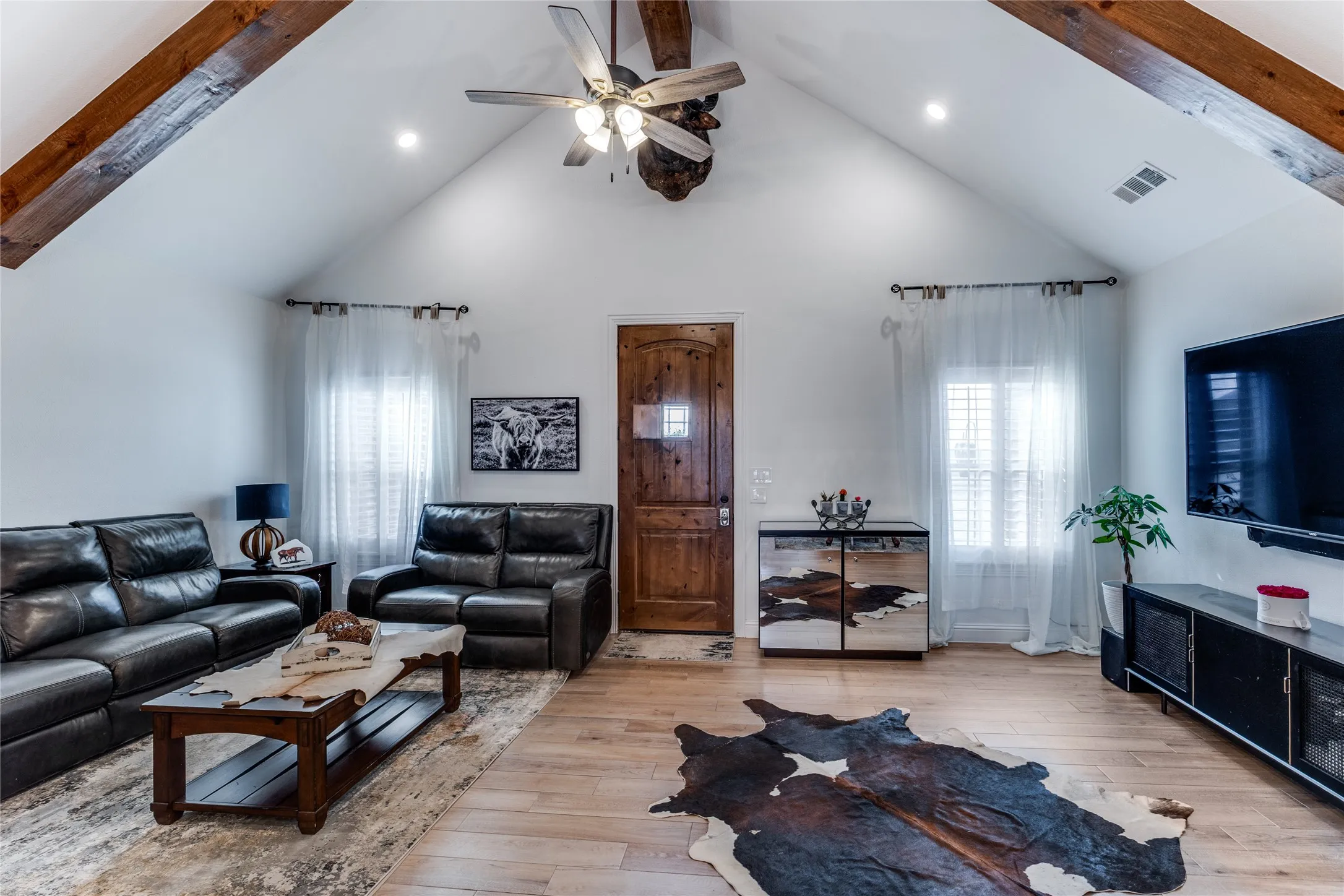 Single Family Residence For Sale in Fannin County , 250 Alondrita Street, Celeste, Texas 75423, 4 Bedroom, 2 Bathroom, 2 Garage spaces, 1,800 Sqft, built in 2022, mls#21194323, Real Estate Agent in Celeste, Homes For Sale in Fannin county, Homes For Sale in Celeste, Realtor in Celeste Texas, Real Estate Brokerage Independent Realty Texas, Luminita Cordes Realtor