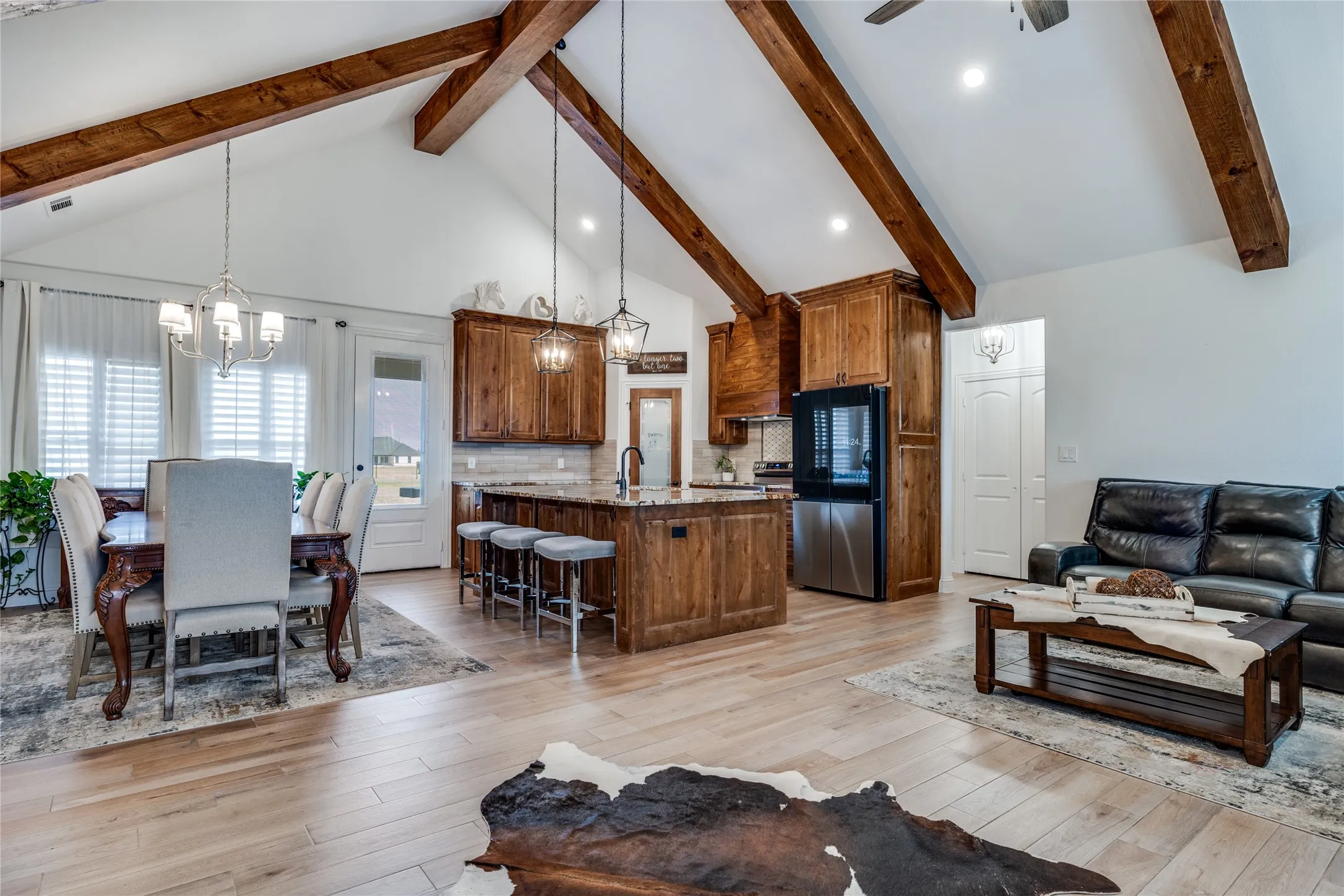 Single Family Residence For Sale in Fannin County , 250 Alondrita Street, Celeste, Texas 75423, 4 Bedroom, 2 Bathroom, 2 Garage spaces, 1,800 Sqft, built in 2022, mls#21194323, Real Estate Agent in Celeste, Homes For Sale in Fannin county, Homes For Sale in Celeste, Realtor in Celeste Texas, Real Estate Brokerage Independent Realty Texas, Luminita Cordes Realtor
