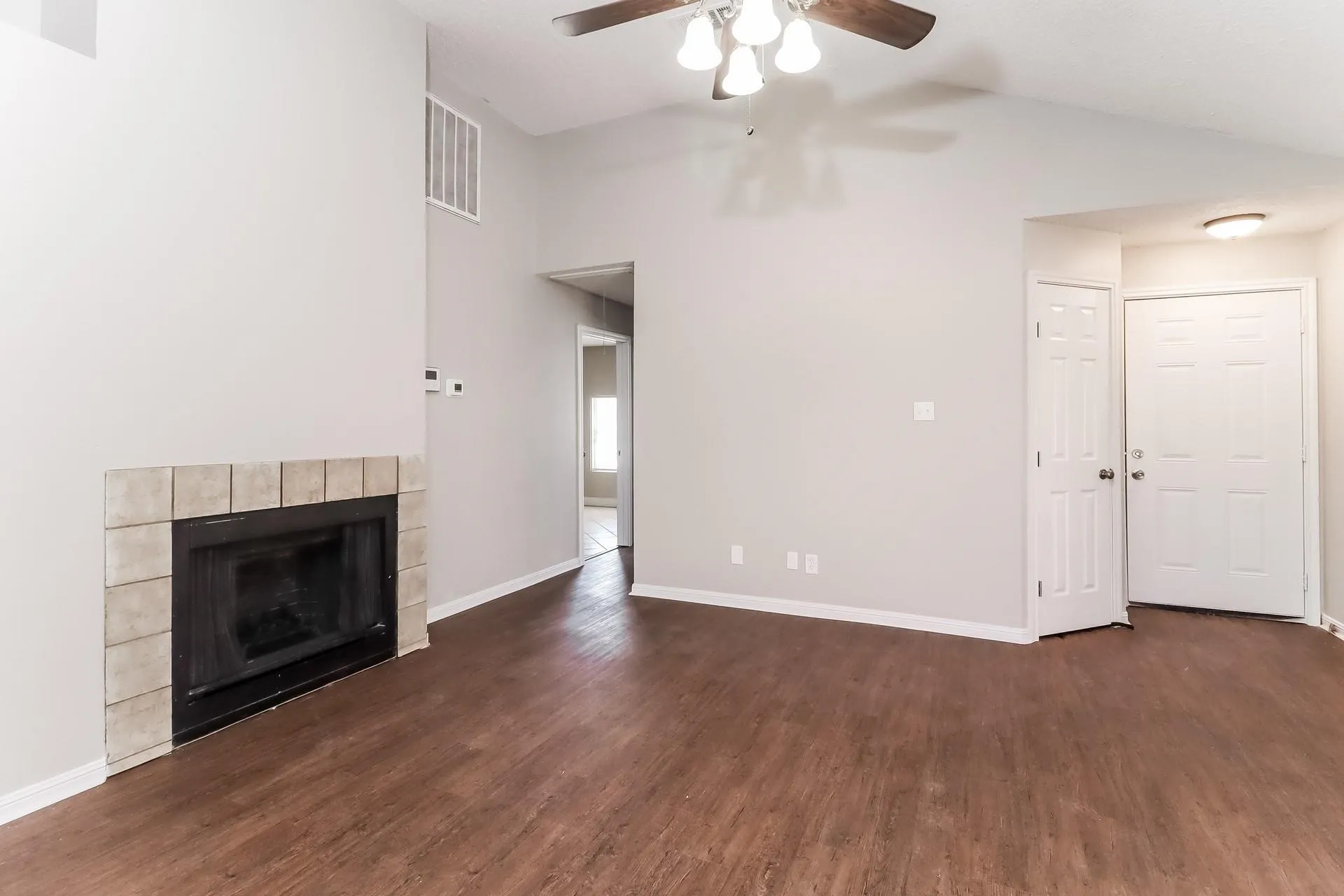 Single Family Residence For Sale in Tarrant County , 4713 Poppy Drive E, Fort Worth, Texas 76137, 3 Bedroom, 2 Bathroom, Garage spaces, 1,294 Sqft, built in 1984, Preowned, mls#21189137, Real Estate Agent in Fort Worth, Homes For Sale in Tarrant county, Homes For Sale in Fort Worth, Realtor in Fort Worth Texas, Real Estate Brokerage Independent Realty Texas, Luminita Cordes Realtor