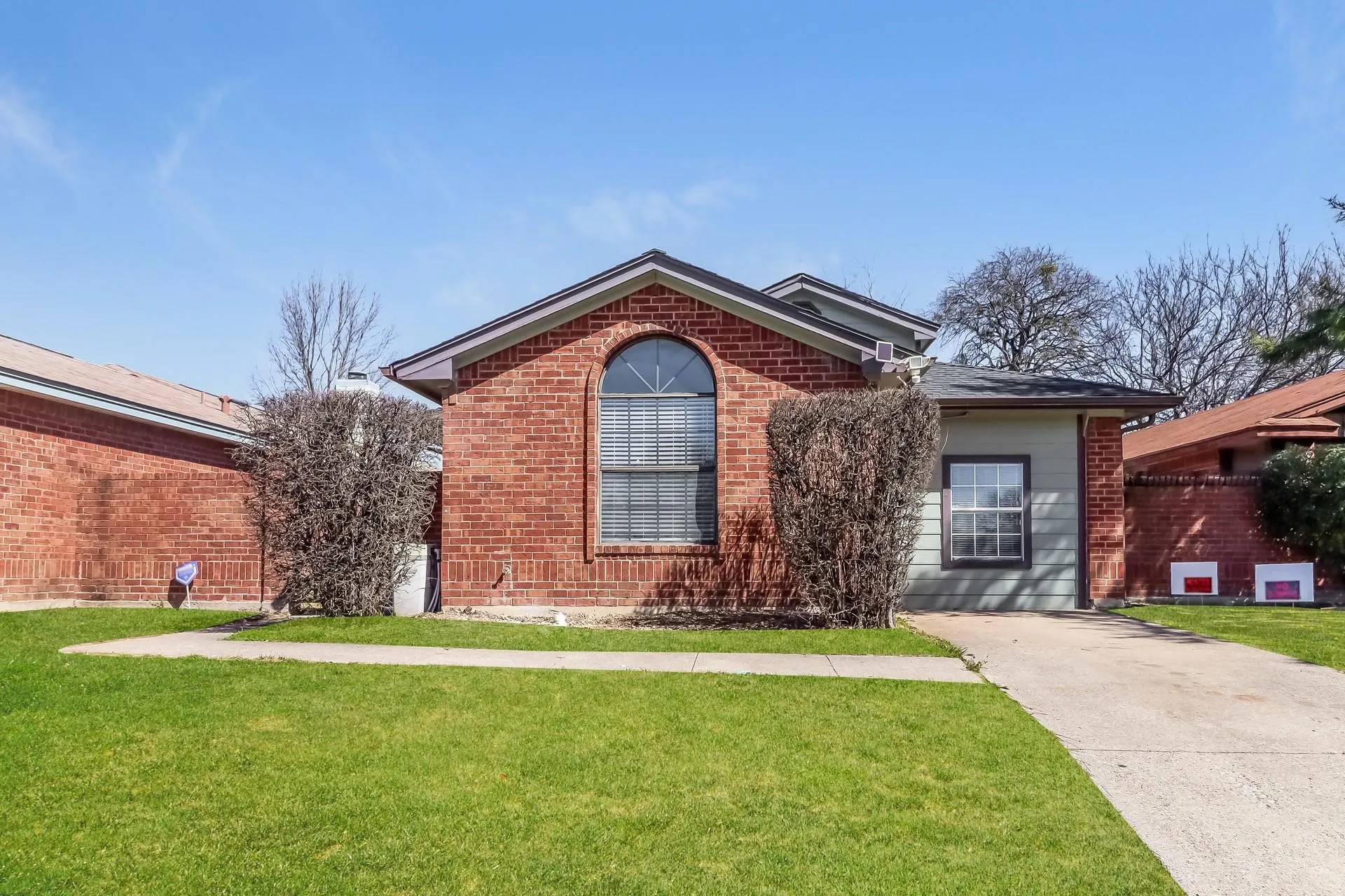 Single Family Residence For Sale in Tarrant County , 4713 Poppy Drive E, Fort Worth, Texas 76137, 3 Bedroom, 2 Bathroom, Garage spaces, 1,294 Sqft, built in 1984, Preowned, mls#21189137, Real Estate Agent in Fort Worth, Homes For Sale in Tarrant county, Homes For Sale in Fort Worth, Realtor in Fort Worth Texas, Real Estate Brokerage Independent Realty Texas, Luminita Cordes Realtor