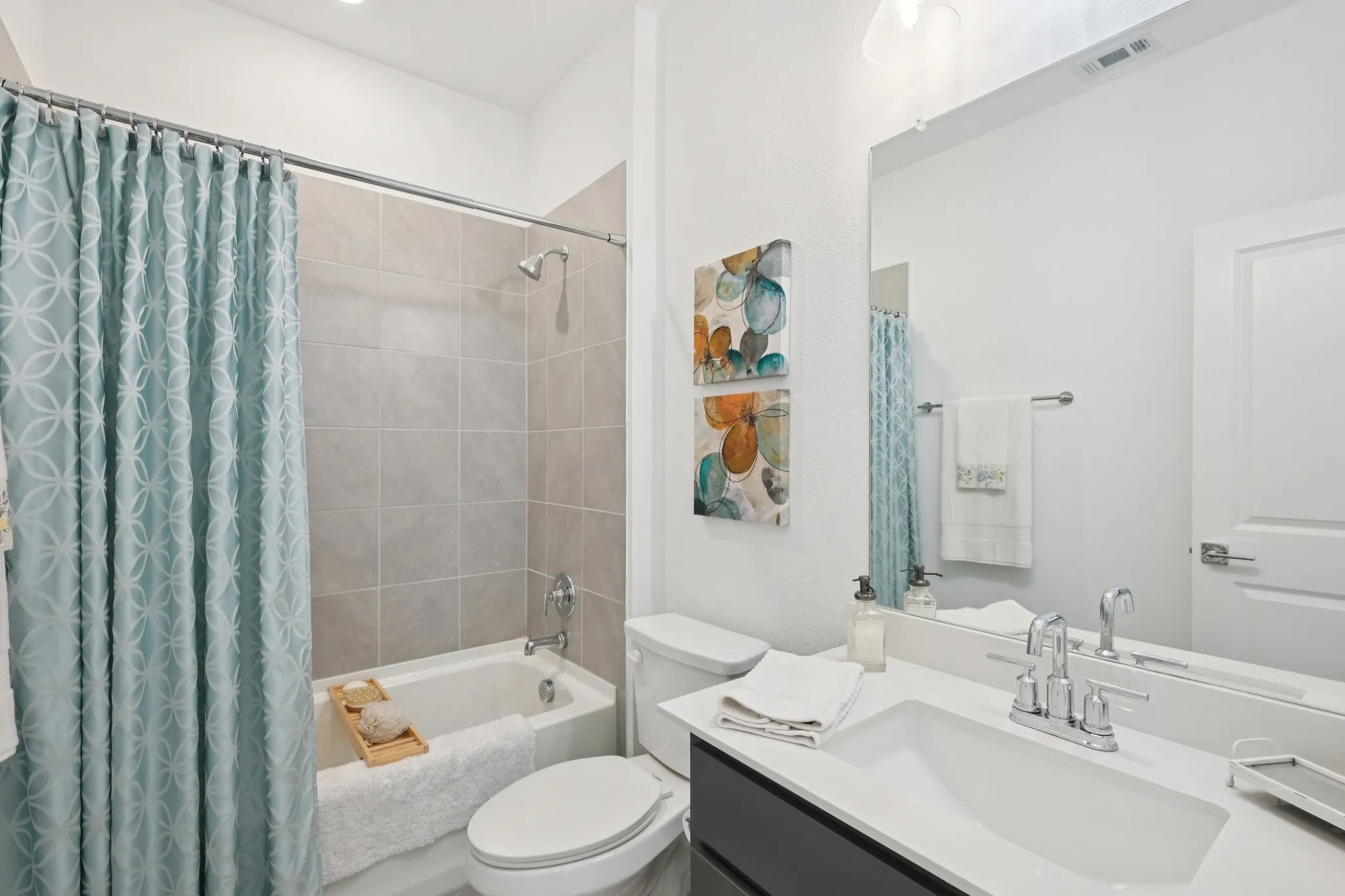 Single Family Residence For Sale in Kaufman County , 1744 Everglades Drive, Forney, Texas 75126, 4 Bedroom, 4 Bathroom, 2 Garage spaces, 3,191 Sqft, built in 2021, mls#21194526, Real Estate Agent in Forney, Homes For Sale in Kaufman county, Homes For Sale in Forney, Realtor in Forney Texas, Real Estate Brokerage Independent Realty Texas, Luminita Cordes Realtor