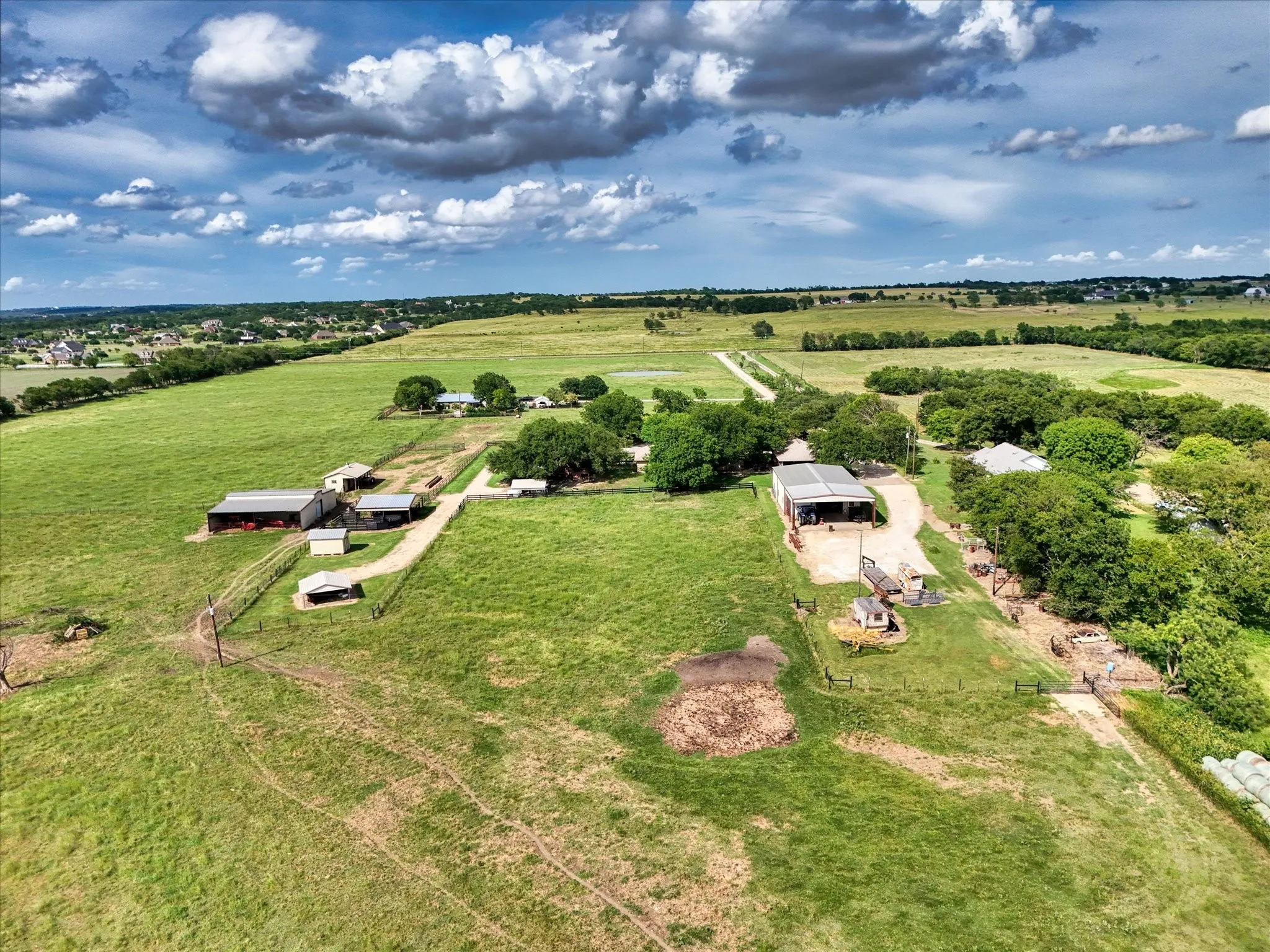 Farm For Sale in Mc Lennan County , 15796 Chapel Road, Lorena, Texas 76655, 4 Bedrooms, 3 Bathrooms, 4 Garage spaces, 2,600 Sqft, built in 1975, Preowned, Price $2,700,000, mls#21194310, Real Estate Agent in Lorena, Homes For Sale in Mc Lennan county, Homes For Sale in Lorena, Realtor in Lorena Texas, Real Estate Brokerage Independent Realty Texas, Luminita Cordes Realtor