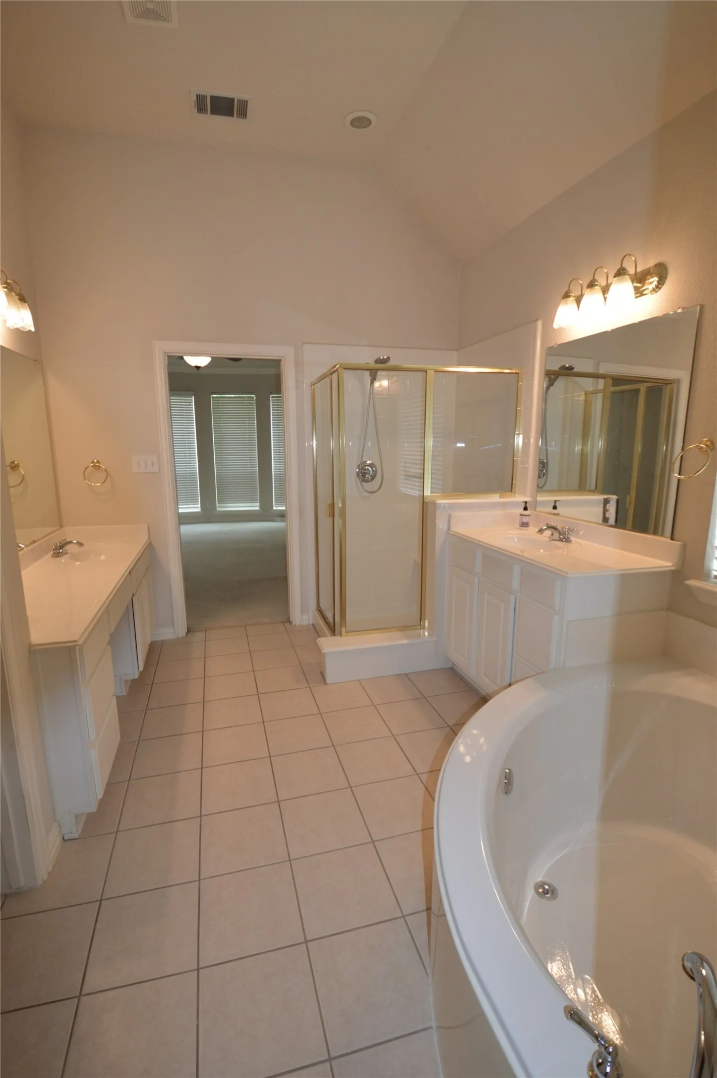 Single Family Residence For Sale in Collin County , 1120 Surrey Lane, Allen, Texas 75013, 4 Bedroom, 2 Bathroom, 2 Garage spaces, 2,773 Sqft, built in 2000, mls#21176184, Real Estate Agent in Allen, Homes For Sale in Collin county, Homes For Sale in Allen, Realtor in Allen Texas, Real Estate Brokerage Independent Realty Texas, Luminita Cordes Realtor