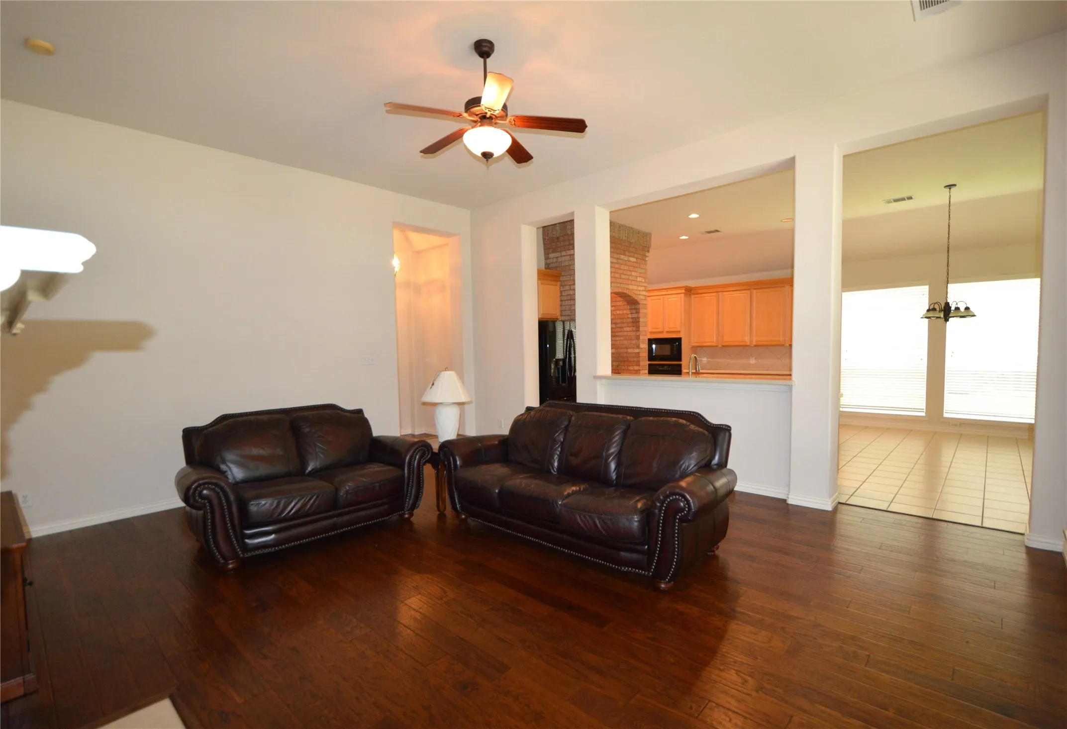 Single Family Residence For Sale in Collin County , 1120 Surrey Lane, Allen, Texas 75013, 4 Bedroom, 2 Bathroom, 2 Garage spaces, 2,773 Sqft, built in 2000, mls#21176184, Real Estate Agent in Allen, Homes For Sale in Collin county, Homes For Sale in Allen, Realtor in Allen Texas, Real Estate Brokerage Independent Realty Texas, Luminita Cordes Realtor