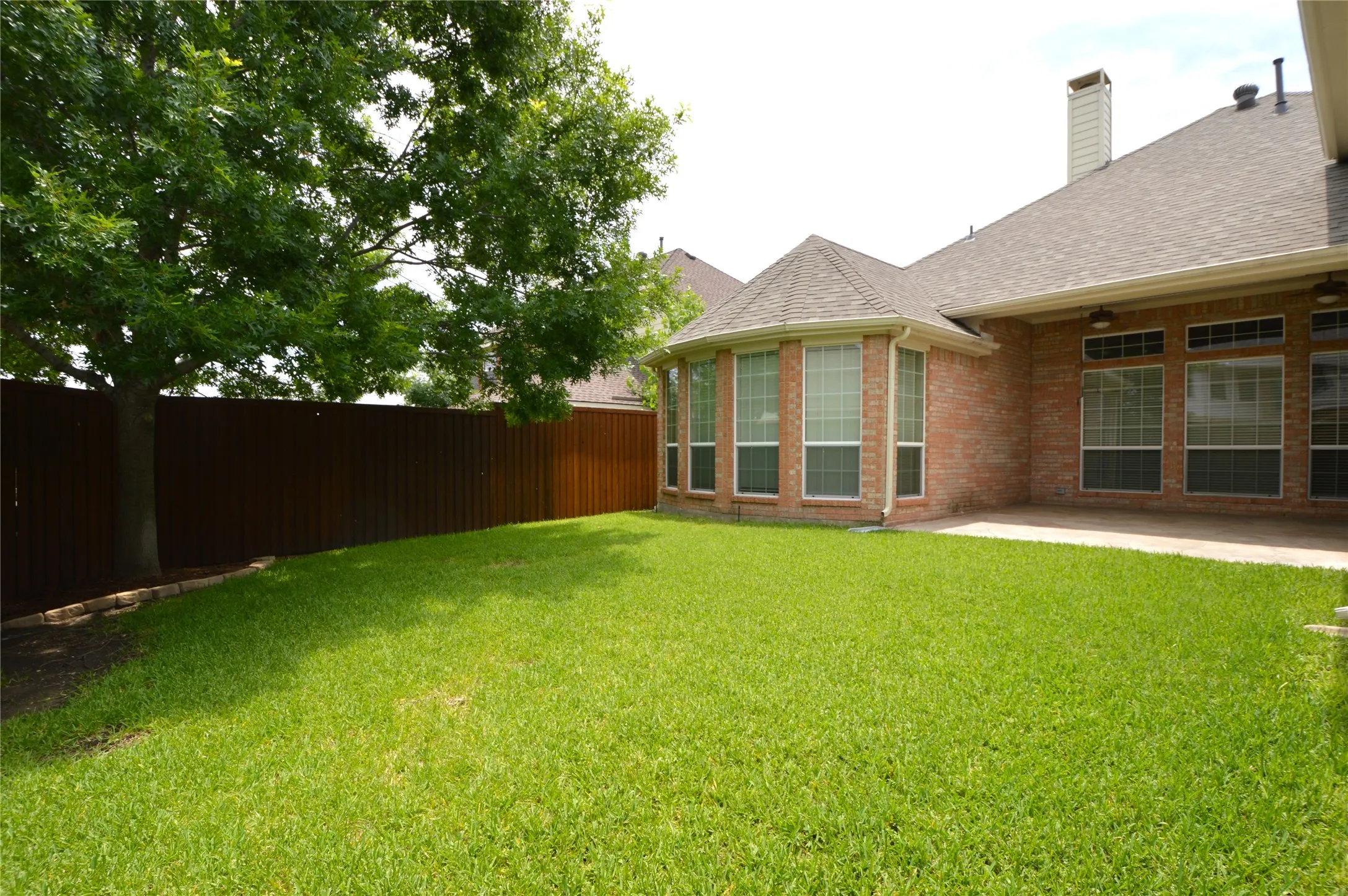 Single Family Residence For Sale in Collin County , 1120 Surrey Lane, Allen, Texas 75013, 4 Bedroom, 2 Bathroom, 2 Garage spaces, 2,773 Sqft, built in 2000, mls#21176184, Real Estate Agent in Allen, Homes For Sale in Collin county, Homes For Sale in Allen, Realtor in Allen Texas, Real Estate Brokerage Independent Realty Texas, Luminita Cordes Realtor
