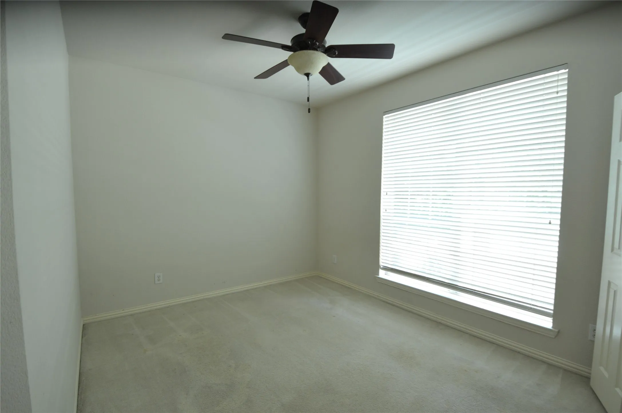 Single Family Residence For Sale in Collin County , 1120 Surrey Lane, Allen, Texas 75013, 4 Bedroom, 2 Bathroom, 2 Garage spaces, 2,773 Sqft, built in 2000, mls#21176184, Real Estate Agent in Allen, Homes For Sale in Collin county, Homes For Sale in Allen, Realtor in Allen Texas, Real Estate Brokerage Independent Realty Texas, Luminita Cordes Realtor