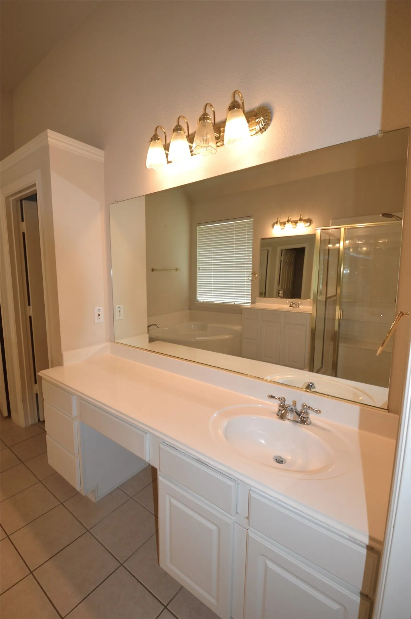 Single Family Residence For Sale in Collin County , 1120 Surrey Lane, Allen, Texas 75013, 4 Bedroom, 2 Bathroom, 2 Garage spaces, 2,773 Sqft, built in 2000, mls#21176184, Real Estate Agent in Allen, Homes For Sale in Collin county, Homes For Sale in Allen, Realtor in Allen Texas, Real Estate Brokerage Independent Realty Texas, Luminita Cordes Realtor