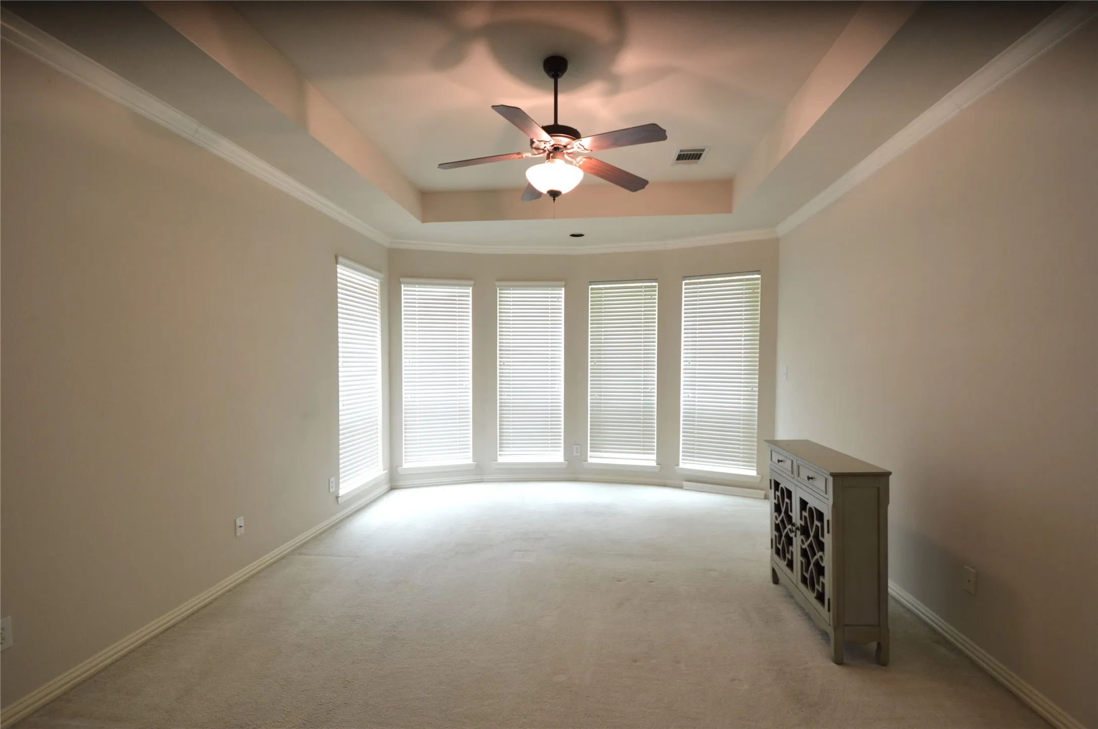 Single Family Residence For Sale in Collin County , 1120 Surrey Lane, Allen, Texas 75013, 4 Bedroom, 2 Bathroom, 2 Garage spaces, 2,773 Sqft, built in 2000, mls#21176184, Real Estate Agent in Allen, Homes For Sale in Collin county, Homes For Sale in Allen, Realtor in Allen Texas, Real Estate Brokerage Independent Realty Texas, Luminita Cordes Realtor