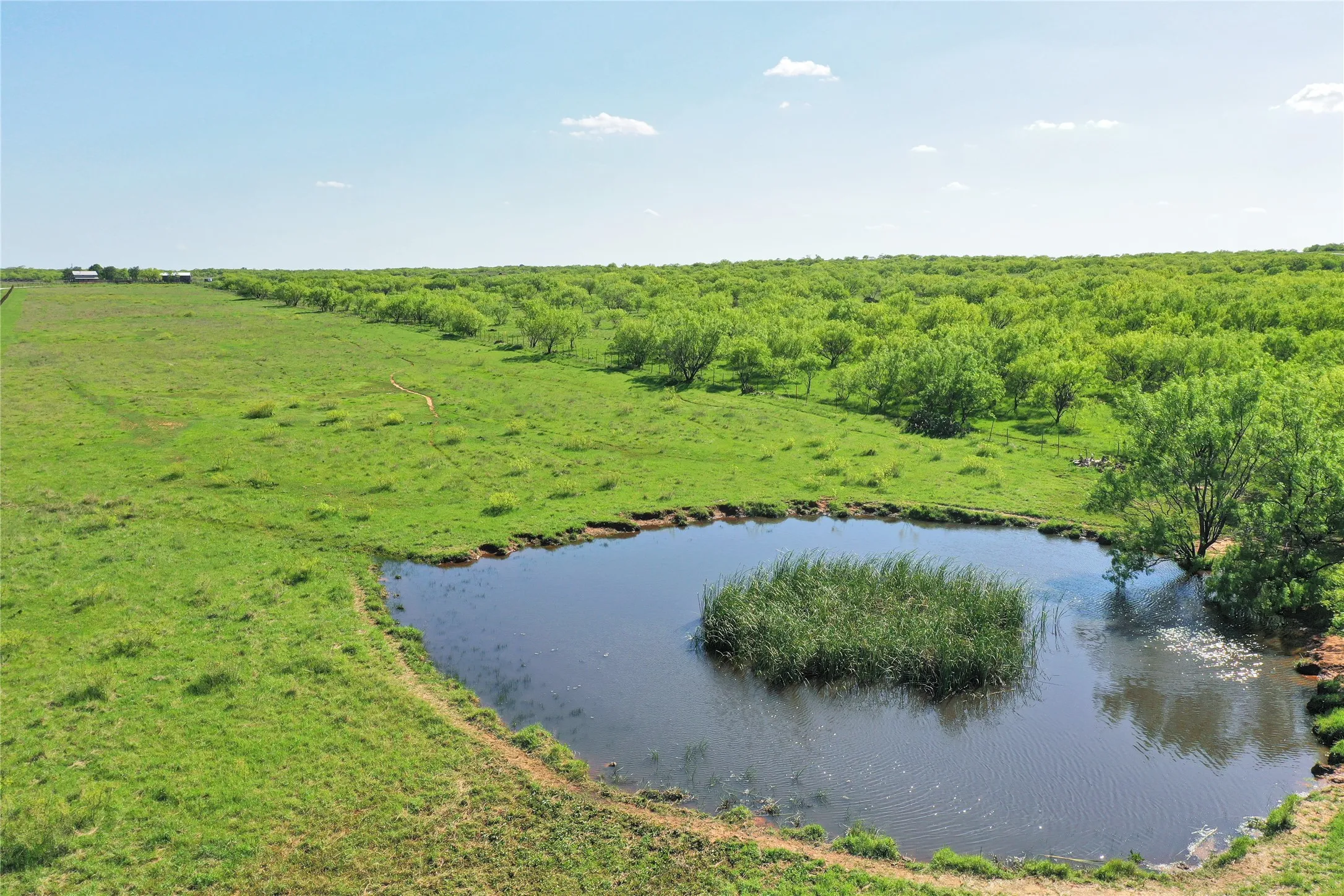 Farm For Sale in Jack County , 8617 Farm to Market 175, Jacksboro, Texas 76458, 2 Bedroom, 2 Bathroom, Garage spaces, 1,671 Sqft, built in 2004, mls#21194580, Real Estate Agent in Jacksboro, Homes For Sale in Jack county, Homes For Sale in Jacksboro, Realtor in Jacksboro Texas, Real Estate Brokerage Independent Realty Texas, Luminita Cordes Realtor