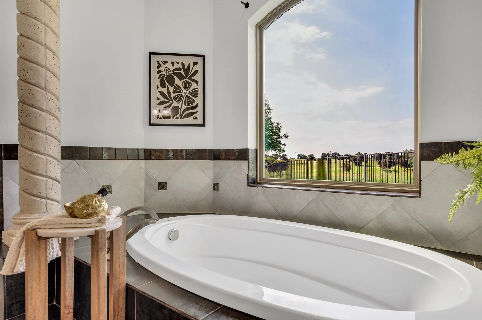 Single Family Residence For Sale in Johnson County , 7101 Royal Birkdale Drive, Cleburne, Texas 76033, 5 Bedrooms, 8 Bathrooms, 4 Garage spaces, 6,110 Sqft, built in 2014, Preowned, Price $1,295,000, mls#21193007, Real Estate Agent in Cleburne, Homes For Sale in Johnson county, Homes For Sale in Cleburne, Realtor in Cleburne Texas, Real Estate Brokerage Independent Realty Texas, Luminita Cordes Realtor