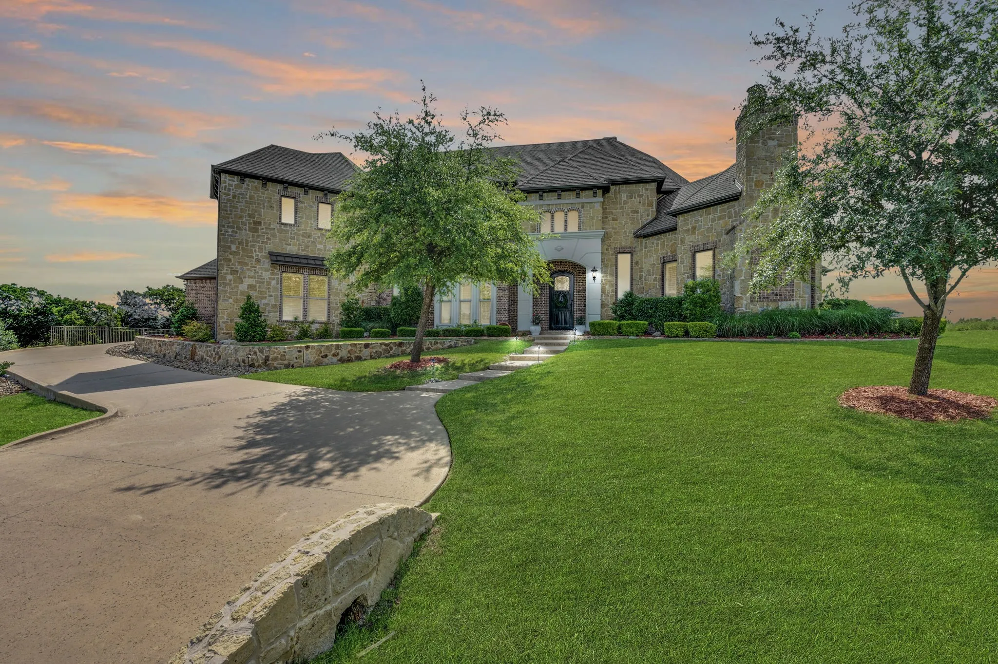Single Family Residence For Sale in Johnson County , 7101 Royal Birkdale Drive, Cleburne, Texas 76033, 5 Bedrooms, 8 Bathrooms, 4 Garage spaces, 6,110 Sqft, built in 2014, Preowned, Price $1,295,000, mls#21193007, Real Estate Agent in Cleburne, Homes For Sale in Johnson county, Homes For Sale in Cleburne, Realtor in Cleburne Texas, Real Estate Brokerage Independent Realty Texas, Luminita Cordes Realtor
