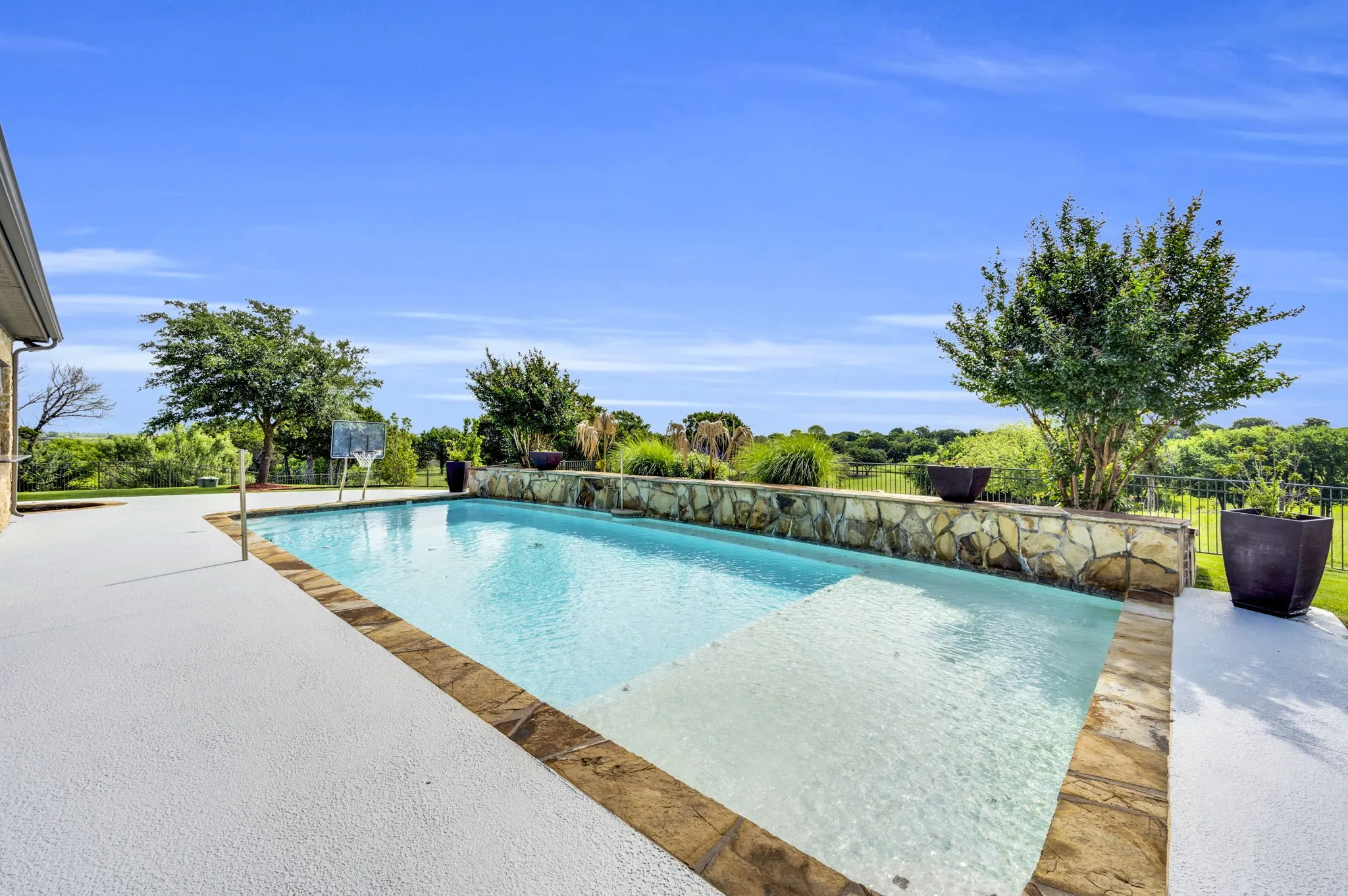 Single Family Residence For Sale in Johnson County , 7101 Royal Birkdale Drive, Cleburne, Texas 76033, 5 Bedrooms, 8 Bathrooms, 4 Garage spaces, 6,110 Sqft, built in 2014, Preowned, Price $1,295,000, mls#21193007, Real Estate Agent in Cleburne, Homes For Sale in Johnson county, Homes For Sale in Cleburne, Realtor in Cleburne Texas, Real Estate Brokerage Independent Realty Texas, Luminita Cordes Realtor