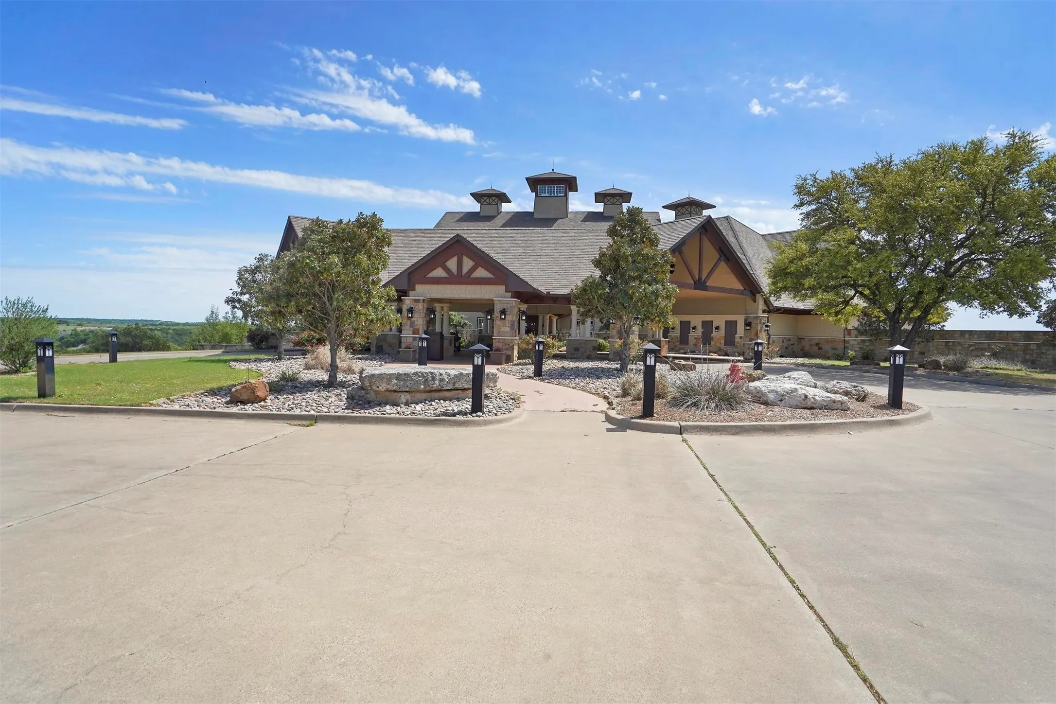 Single Family Residence For Sale in Johnson County , 7101 Royal Birkdale Drive, Cleburne, Texas 76033, 5 Bedrooms, 8 Bathrooms, 4 Garage spaces, 6,110 Sqft, built in 2014, Preowned, Price $1,295,000, mls#21193007, Real Estate Agent in Cleburne, Homes For Sale in Johnson county, Homes For Sale in Cleburne, Realtor in Cleburne Texas, Real Estate Brokerage Independent Realty Texas, Luminita Cordes Realtor