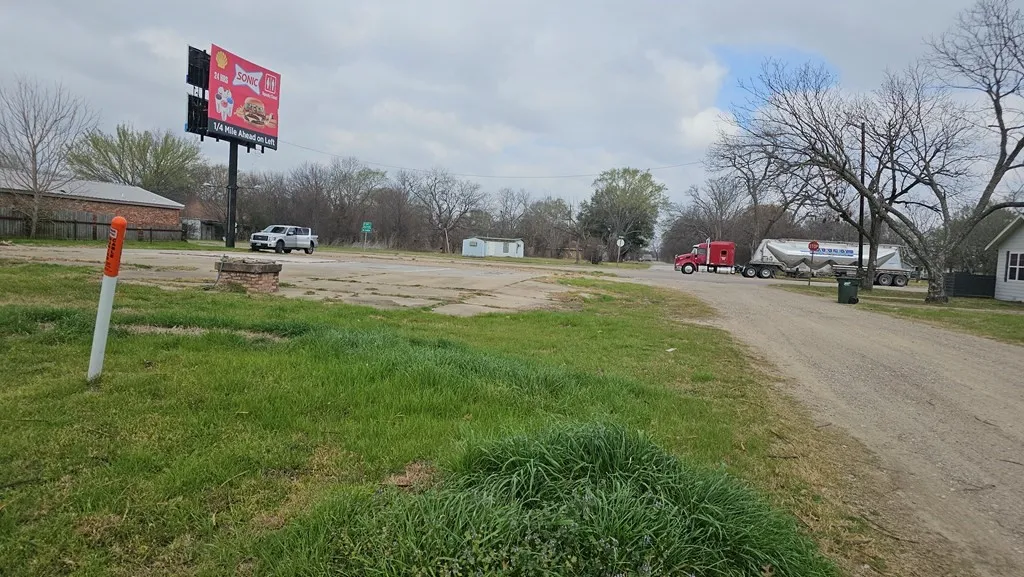 Unimproved Land For Sale in Navarro County , 210 NE 2nd Street, Kerens, Texas 75144, 0, 0, Garage spaces, 0 Sqft, built in 0, Price $93,000, mls#21194644, Real Estate Agent in Kerens, Homes For Sale in Navarro county, Homes For Sale in Kerens, Realtor in Kerens Texas, Real Estate Brokerage Independent Realty Texas, Luminita Cordes Realtor