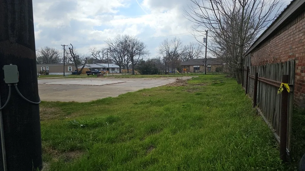 Unimproved Land For Sale in Navarro County , 210 NE 2nd Street, Kerens, Texas 75144, 0, 0, Garage spaces, 0 Sqft, built in 0, Price $93,000, mls#21194644, Real Estate Agent in Kerens, Homes For Sale in Navarro county, Homes For Sale in Kerens, Realtor in Kerens Texas, Real Estate Brokerage Independent Realty Texas, Luminita Cordes Realtor