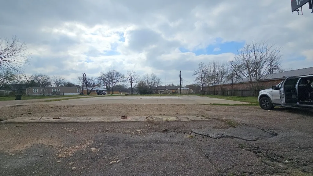 Unimproved Land For Sale in Navarro County , 210 NE 2nd Street, Kerens, Texas 75144, 0, 0, Garage spaces, 0 Sqft, built in 0, Price $93,000, mls#21194644, Real Estate Agent in Kerens, Homes For Sale in Navarro county, Homes For Sale in Kerens, Realtor in Kerens Texas, Real Estate Brokerage Independent Realty Texas, Luminita Cordes Realtor