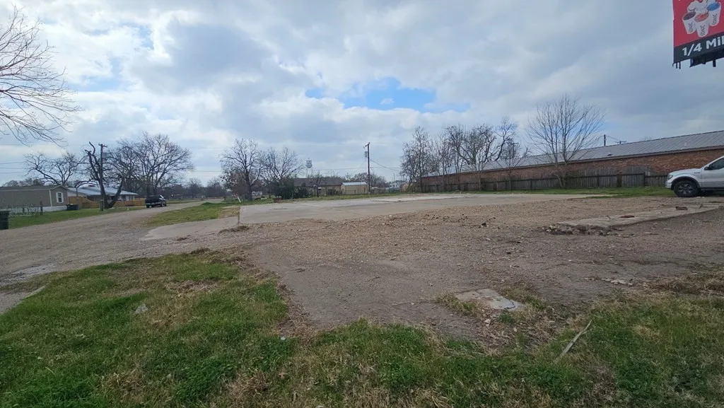 Unimproved Land For Sale in Navarro County , 210 NE 2nd Street, Kerens, Texas 75144, 0, 0, Garage spaces, 0 Sqft, built in 0, Price $93,000, mls#21194644, Real Estate Agent in Kerens, Homes For Sale in Navarro county, Homes For Sale in Kerens, Realtor in Kerens Texas, Real Estate Brokerage Independent Realty Texas, Luminita Cordes Realtor