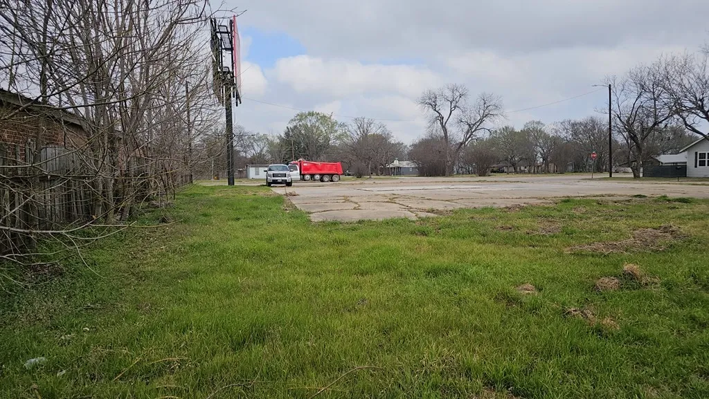 Unimproved Land For Sale in Navarro County , 210 NE 2nd Street, Kerens, Texas 75144, 0, 0, Garage spaces, 0 Sqft, built in 0, Price $93,000, mls#21194644, Real Estate Agent in Kerens, Homes For Sale in Navarro county, Homes For Sale in Kerens, Realtor in Kerens Texas, Real Estate Brokerage Independent Realty Texas, Luminita Cordes Realtor