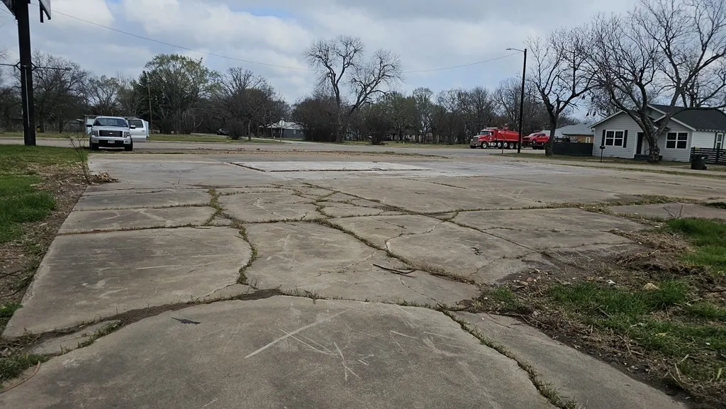 Unimproved Land For Sale in Navarro County , 210 NE 2nd Street, Kerens, Texas 75144, 0, 0, Garage spaces, 0 Sqft, built in 0, Price $93,000, mls#21194644, Real Estate Agent in Kerens, Homes For Sale in Navarro county, Homes For Sale in Kerens, Realtor in Kerens Texas, Real Estate Brokerage Independent Realty Texas, Luminita Cordes Realtor