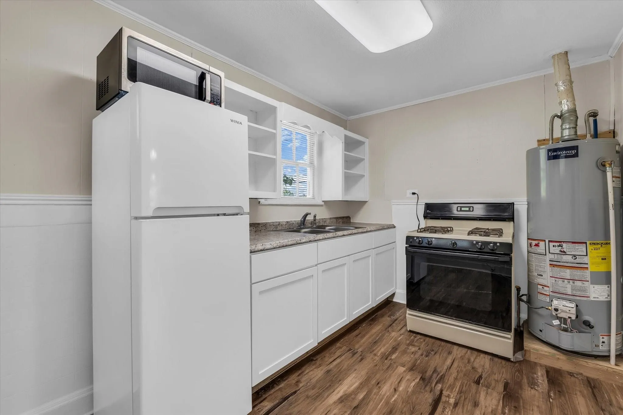 For Sale in Mc Lennan County , 3000 Ethel. Avenue, Waco, Texas 76707, 11 Bedroom, 6 Bathroom, Garage spaces, 0 Sqft, built in 1938, Preowned, Price $545,000, mls#21191915, Real Estate Agent in Waco, Homes For Sale in Mc Lennan county, Homes For Sale in Waco, Realtor in Waco Texas, Real Estate Brokerage Independent Realty Texas, Luminita Cordes Realtor