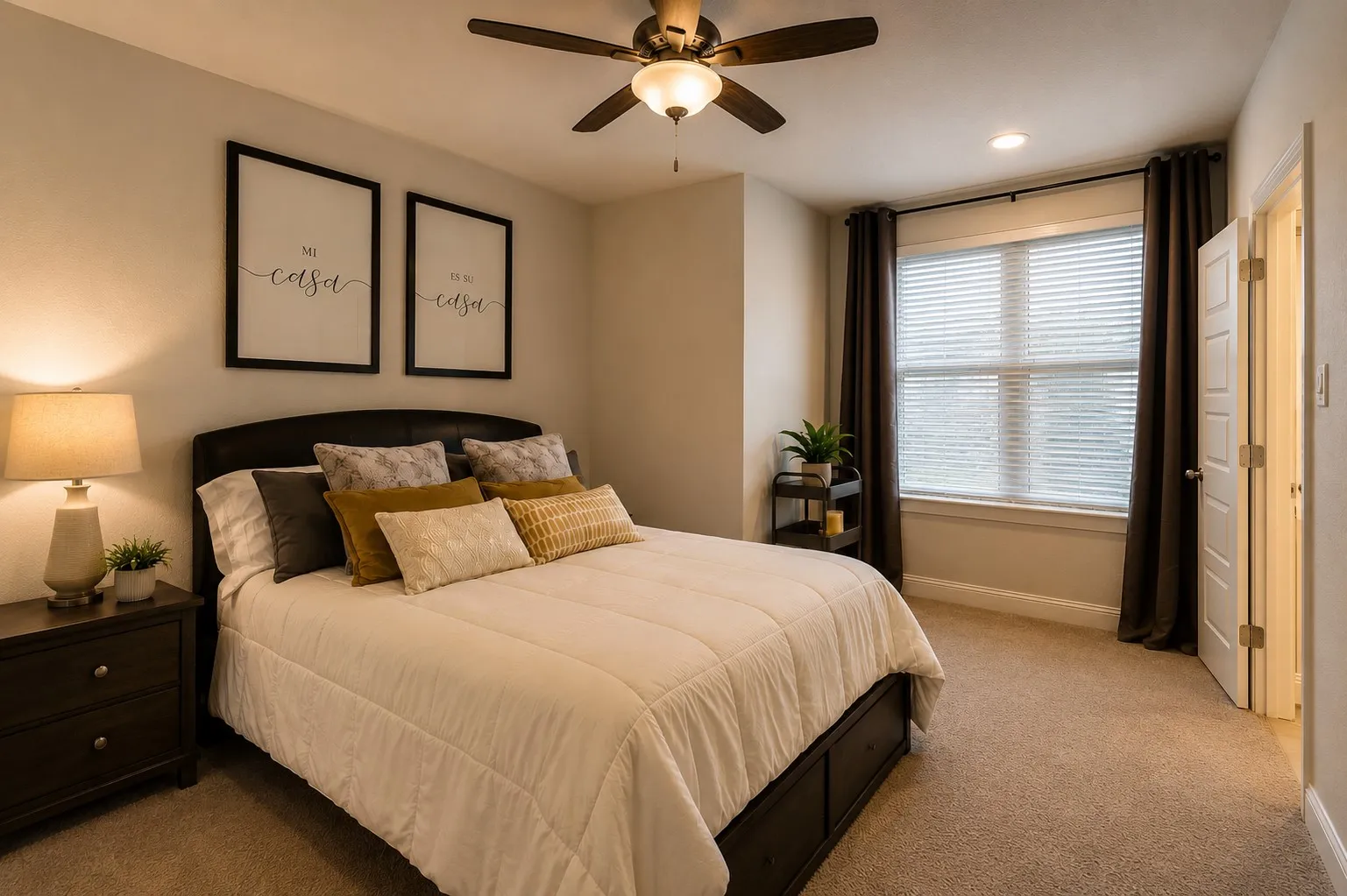 Single Family Residence For Sale in Dallas County , 648 Aspen Valley Lane, Dallas, Texas 75208, 3 Bedroom, 4 Bathroom, 2 Garage spaces, 2,640 Sqft, built in 2018, Preowned, mls#21193727, Real Estate Agent in Dallas, Homes For Sale in Dallas county, Homes For Sale in Dallas, Realtor in Dallas Texas, Real Estate Brokerage Independent Realty Texas, Luminita Cordes Realtor