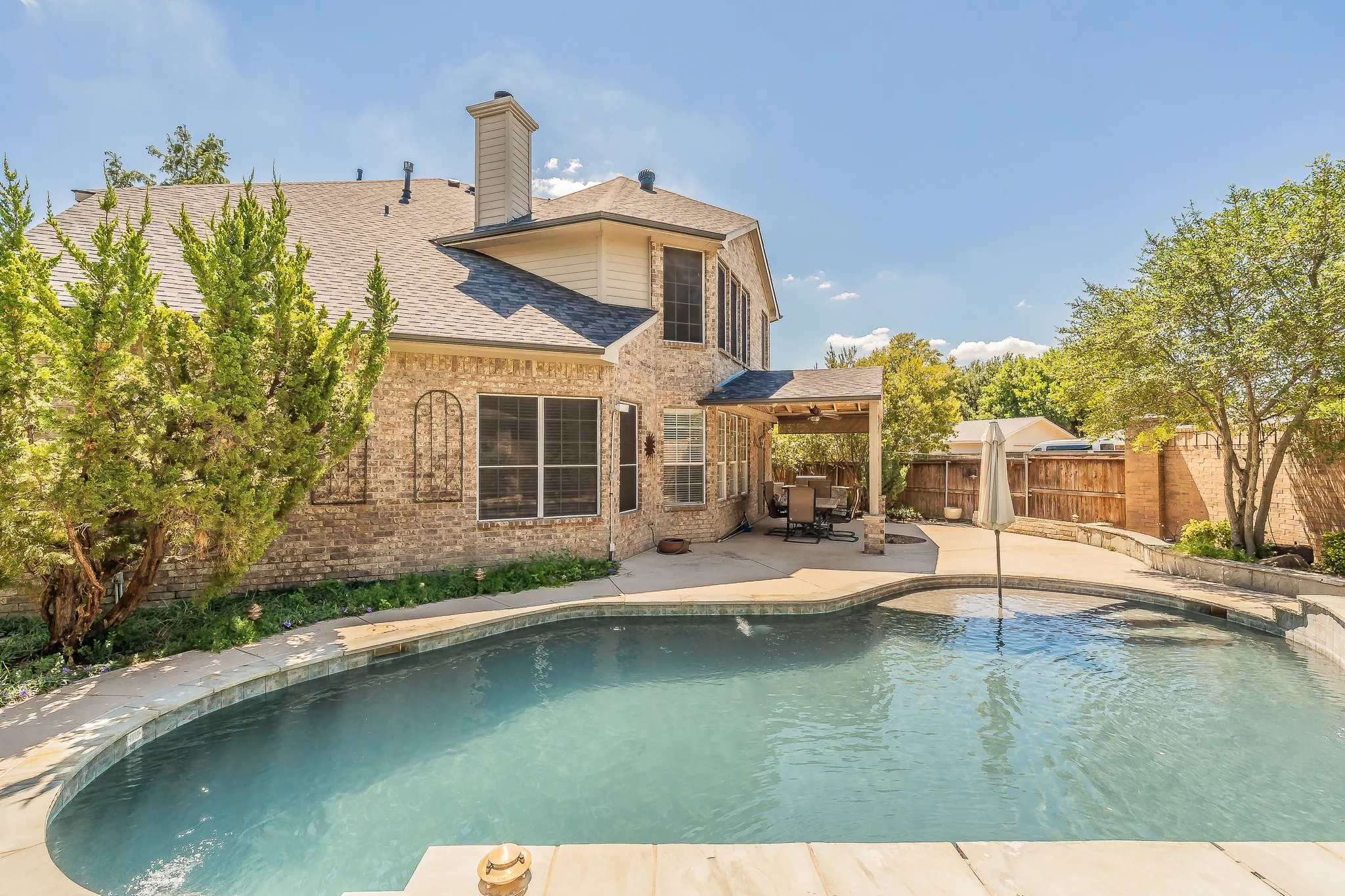 Newly acid washed pool with fresh water. Take a dip in this Texas heat.