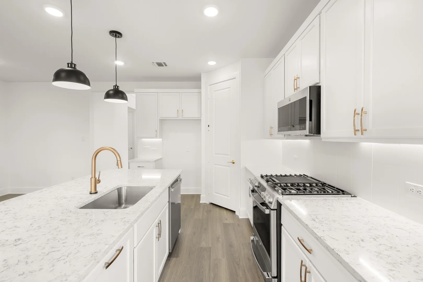 7424 Autumn Hill- Kitchen-3