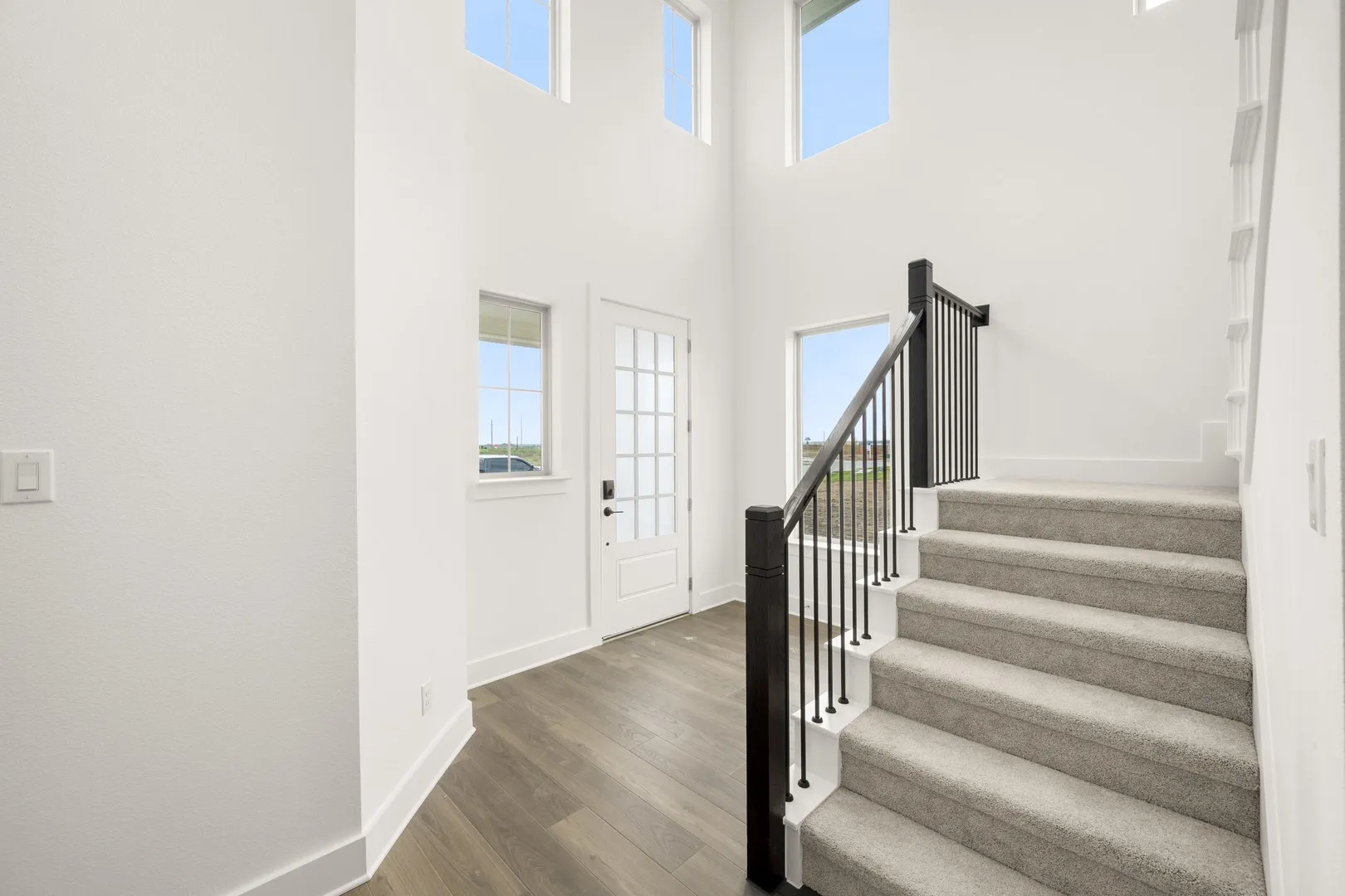7424 Autumn Hill- Entry-1