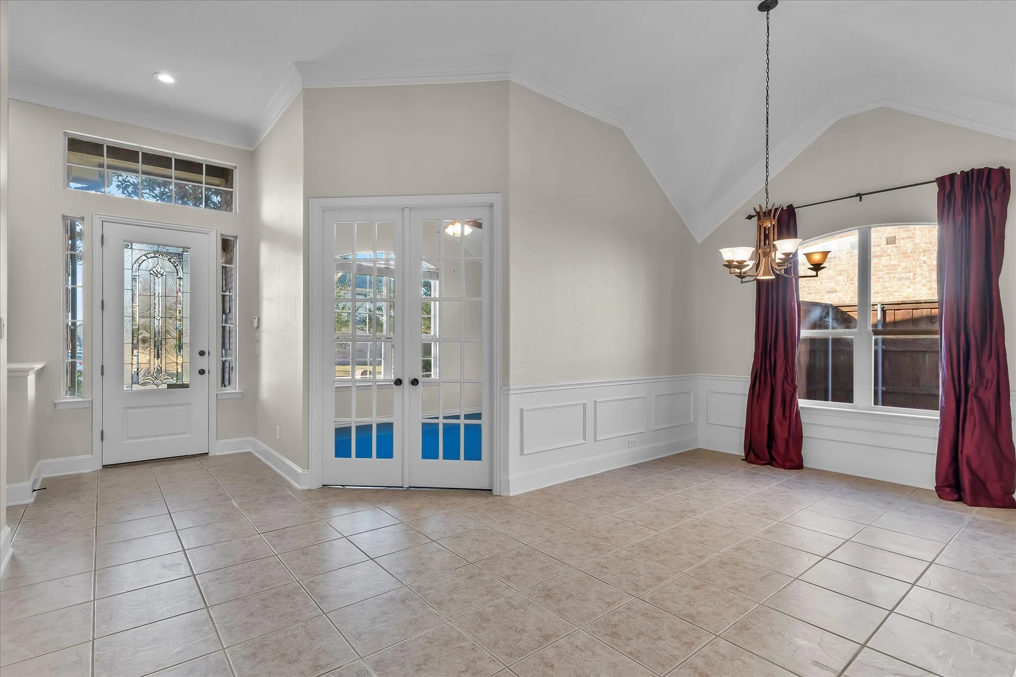 Extended tile  for easy clean and fresh look